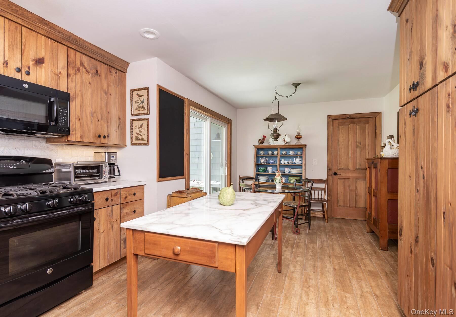 #10 photo, 61 Huckleberry Lane, East Hampton , NY 11937