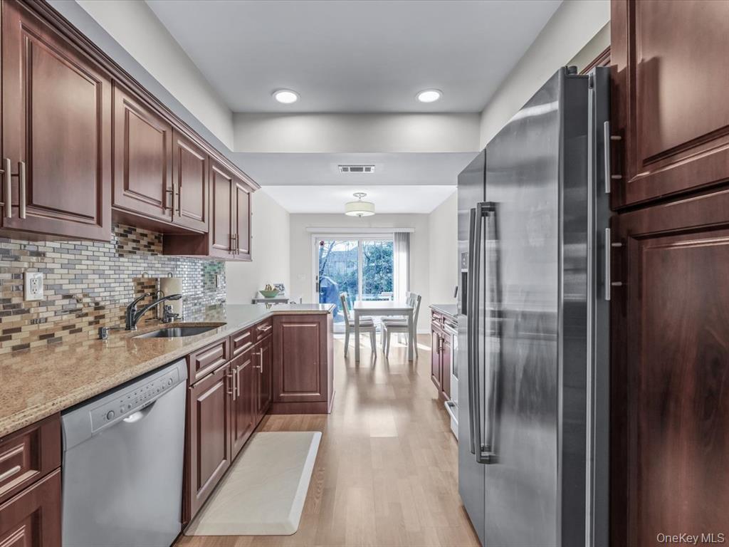 #7 photo, 54 Hidden Ridge Drive, Syosset , NY 11791