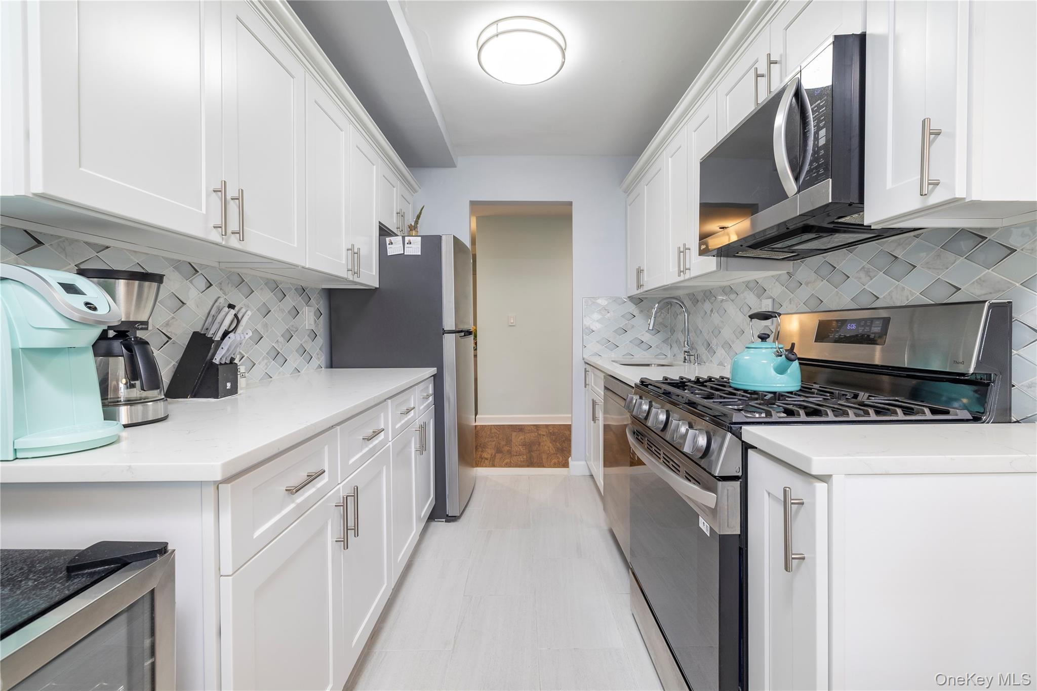 #10 photo, 250 W Merrick Road, מחוז נסאו Freeport , NY 11520