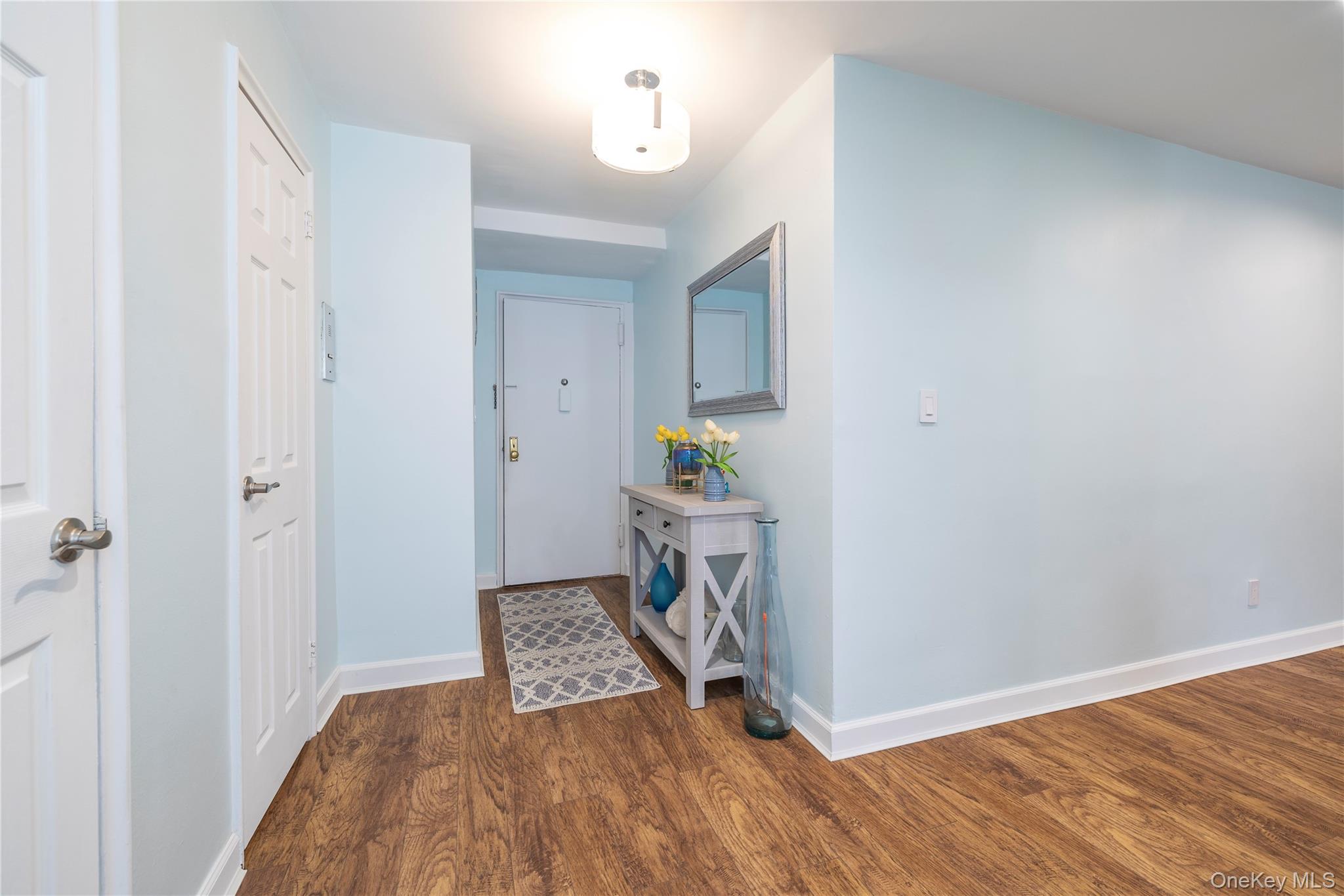 #12 photo, 250 W Merrick Road, מחוז נסאו Freeport , NY 11520