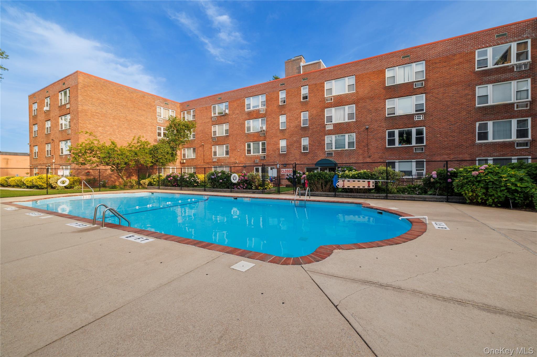 #19 photo, 250 W Merrick Road, מחוז נסאו Freeport , NY 11520