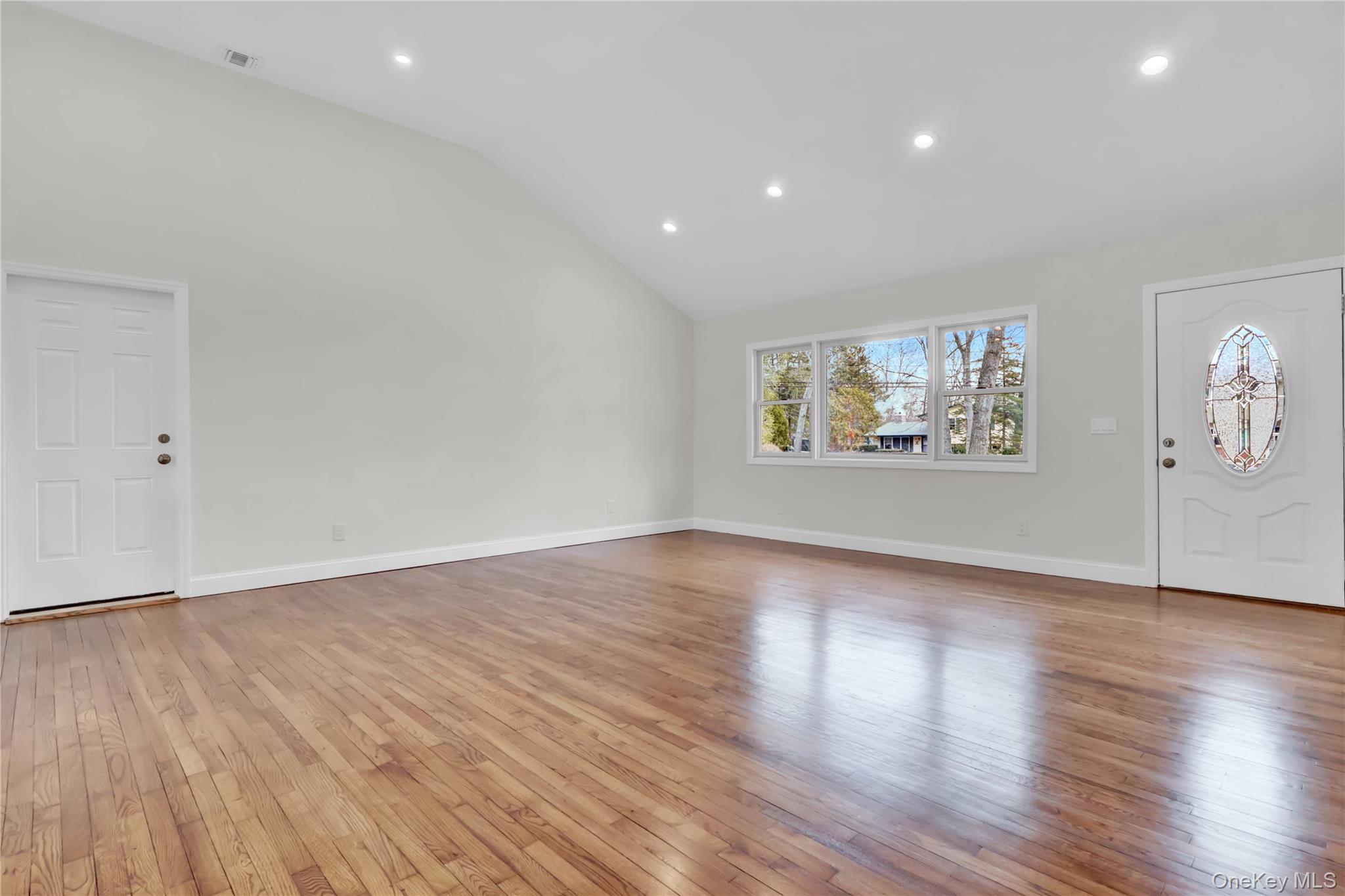 #3 photo, 43 Penny Drive, מחוז סאפוק Calverton , NY 11933