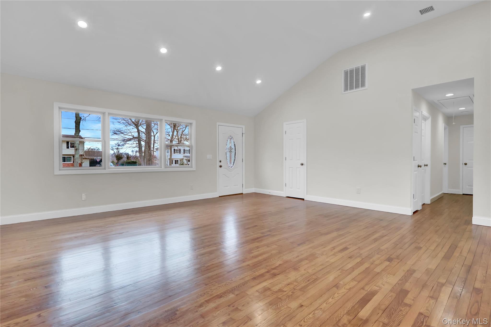 #4 photo, 43 Penny Drive, מחוז סאפוק Calverton , NY 11933