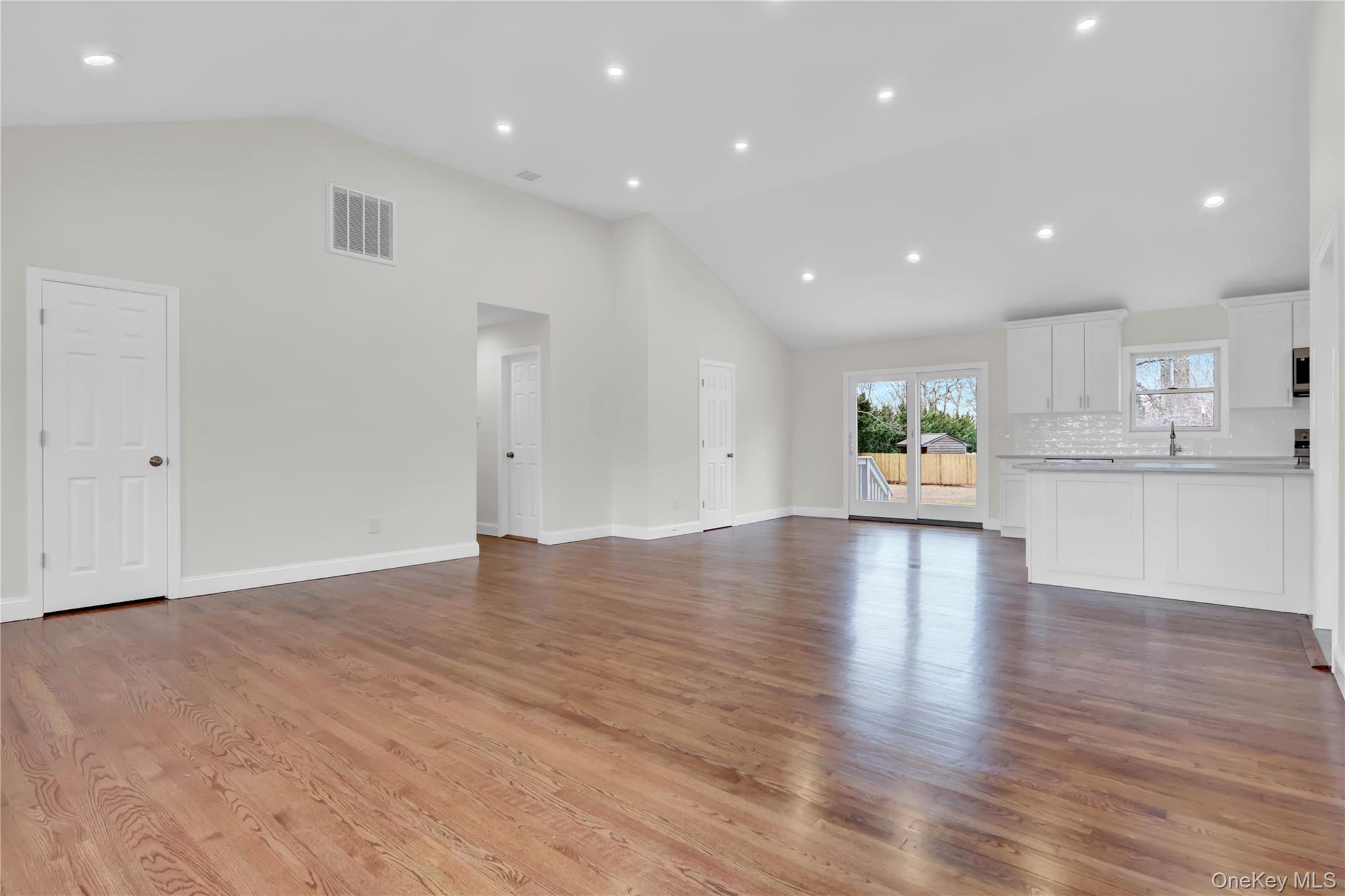 #5 photo, 43 Penny Drive, מחוז סאפוק Calverton , NY 11933