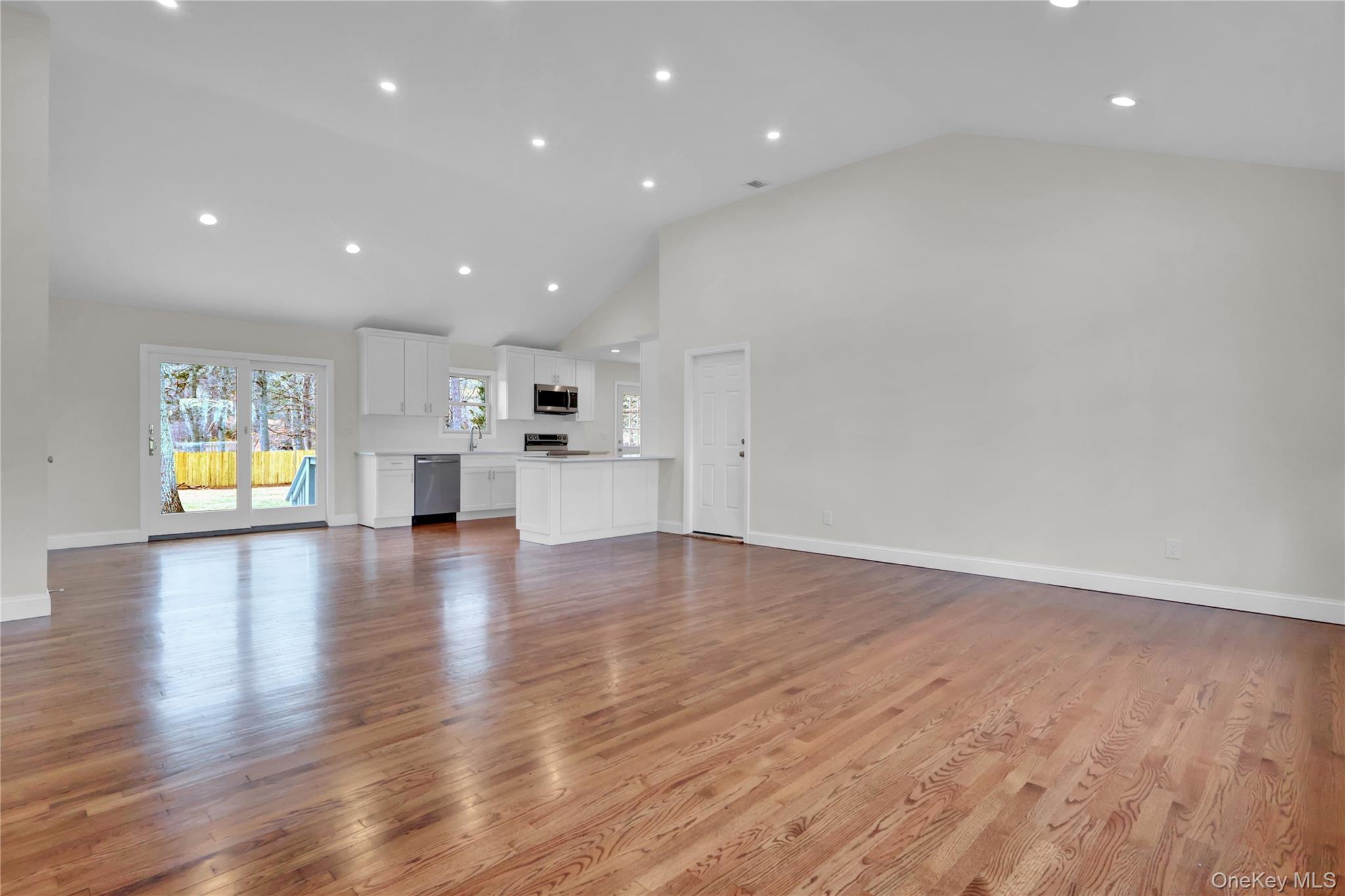 #6 photo, 43 Penny Drive, מחוז סאפוק Calverton , NY 11933