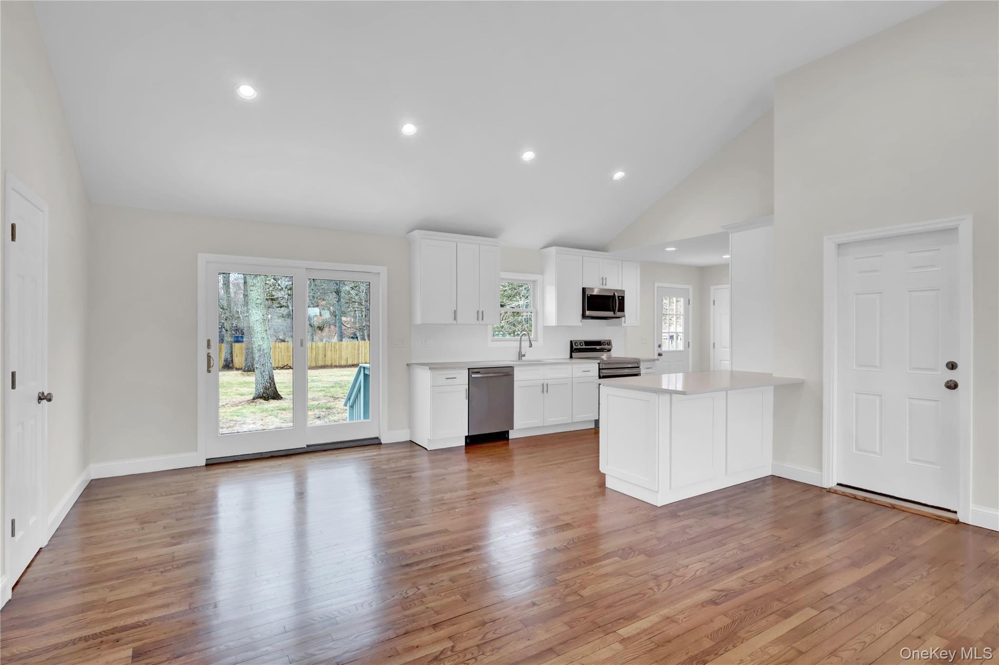 #7 photo, 43 Penny Drive, מחוז סאפוק Calverton , NY 11933