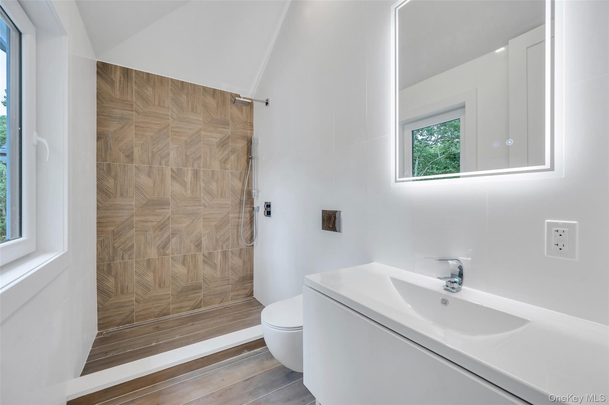 #20 photo, 19 Pettit Drive, Dix Hills , NY 11746