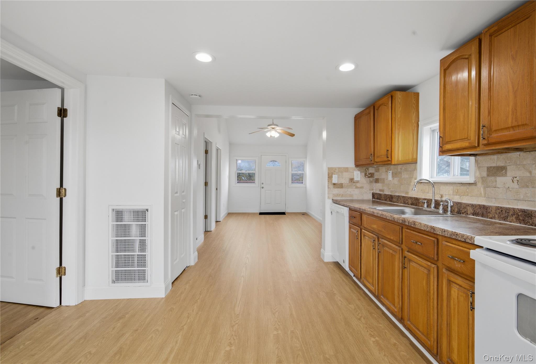 #7 photo, 36 Edgewater Drive, Mastic Beach , NY 11951