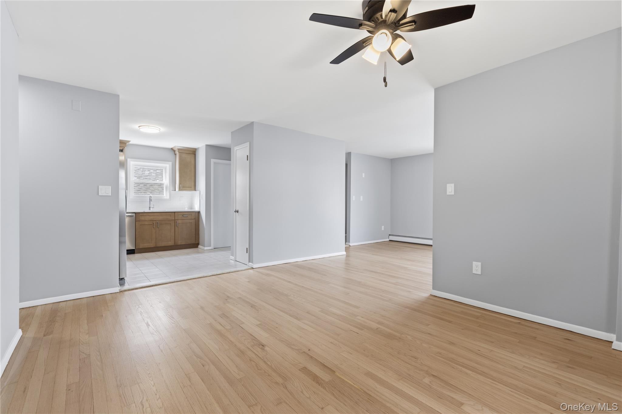 #12 photo, 360 W Fulton Street, Long Beach , NY 11561