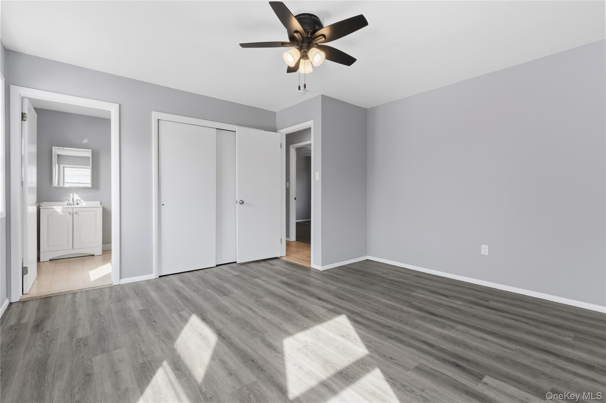 #20 photo, 360 W Fulton Street, Long Beach , NY 11561