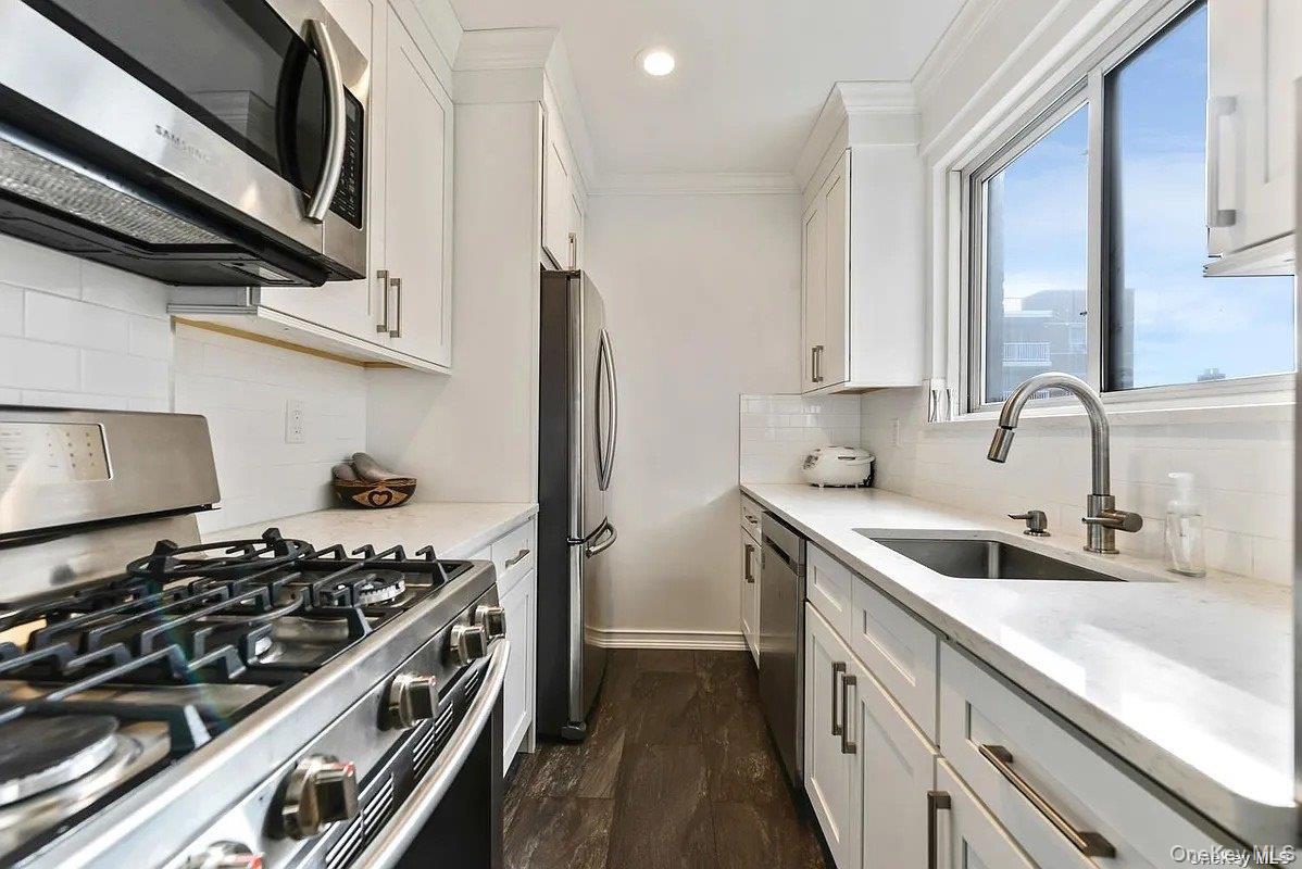 #12 photo, 71-36 110th Street, Forest Hills , NY 11375