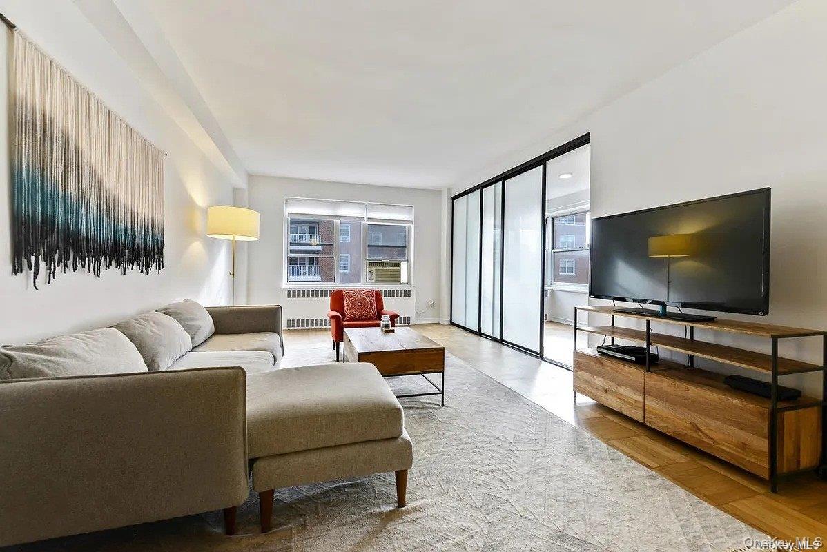 #8 photo, 71-36 110th Street, Forest Hills , NY 11375