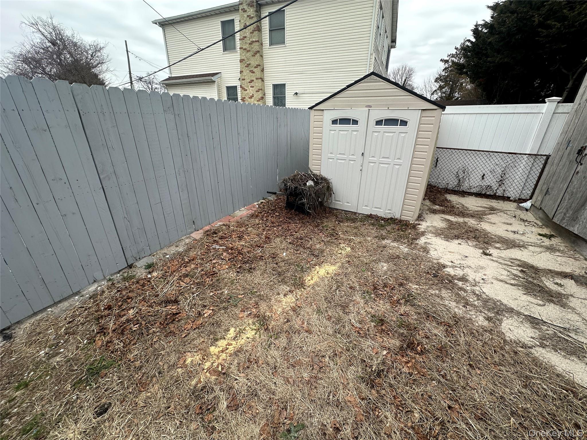 #6 photo, 174 Merrick Road, Merrick , NY 11566