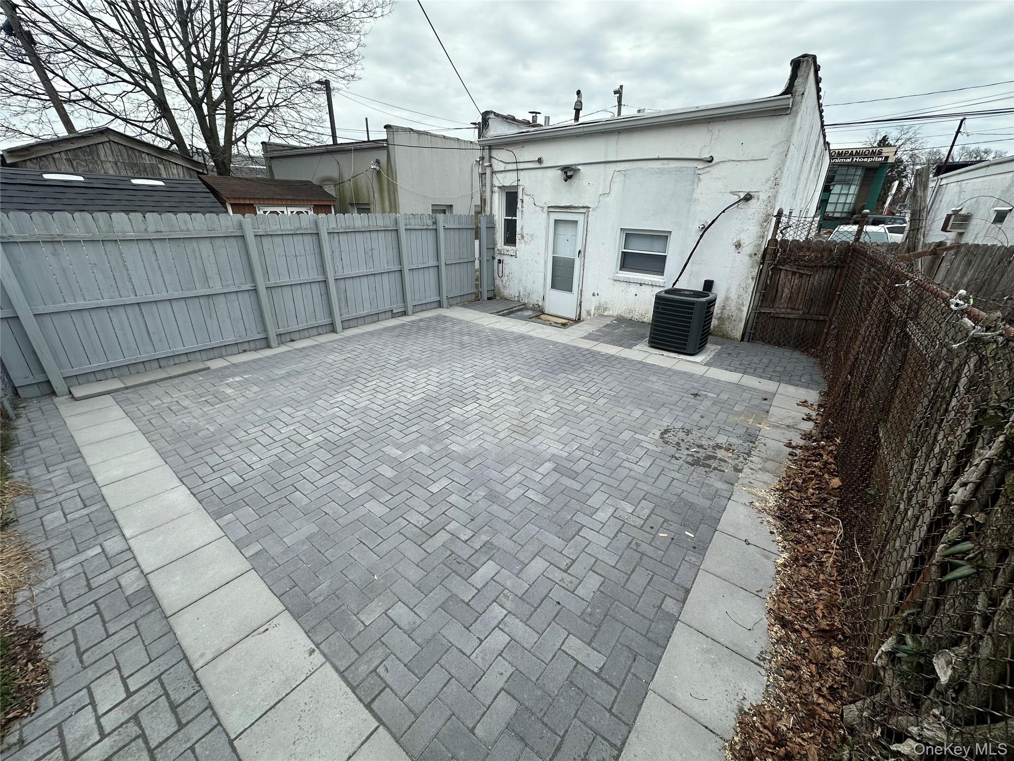 #7 photo, 174 Merrick Road, Merrick , NY 11566