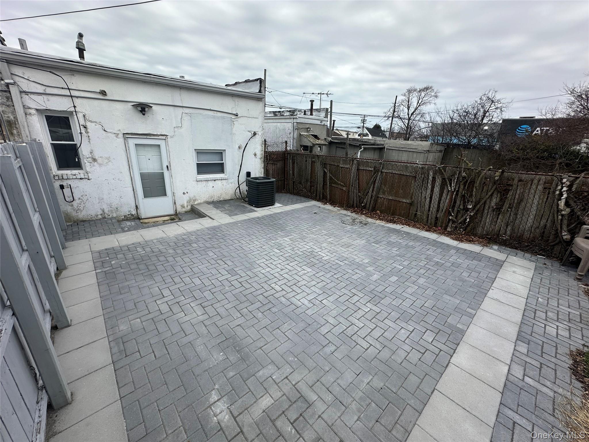 #8 photo, 174 Merrick Road, Merrick , NY 11566