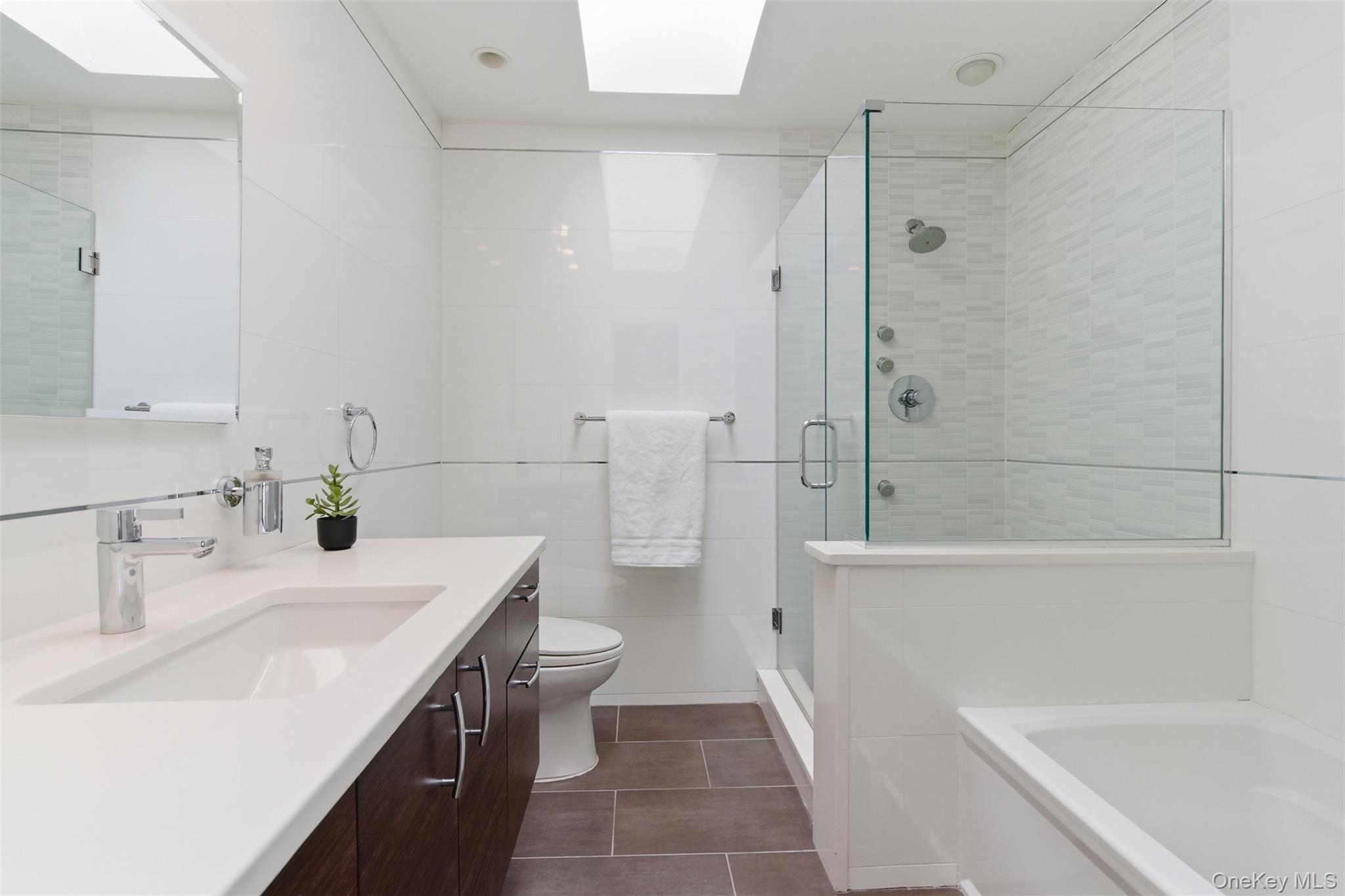 #16 photo, 100 Northgate Circle, Melville , NY 11747