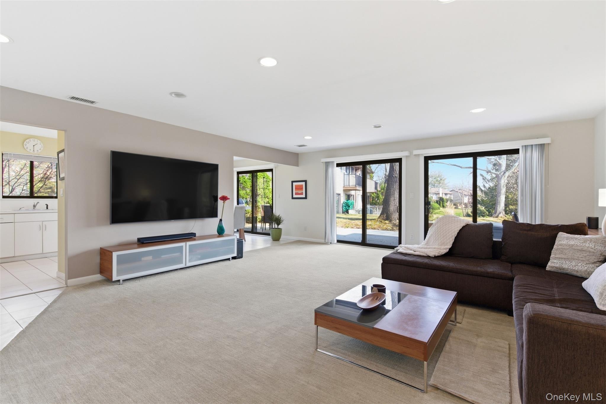 #5 photo, 100 Northgate Circle, Melville , NY 11747