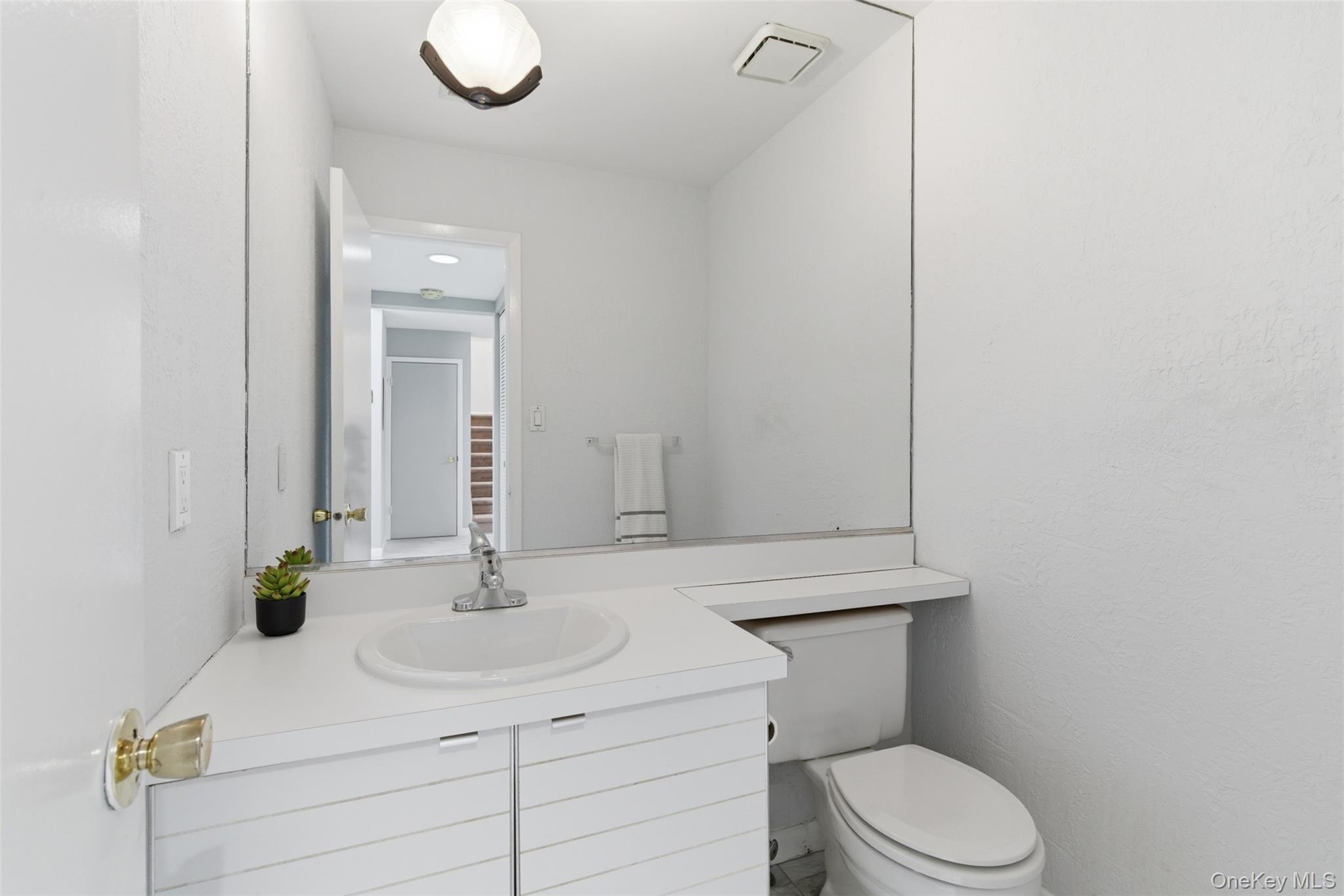 #8 photo, 100 Northgate Circle, Melville , NY 11747