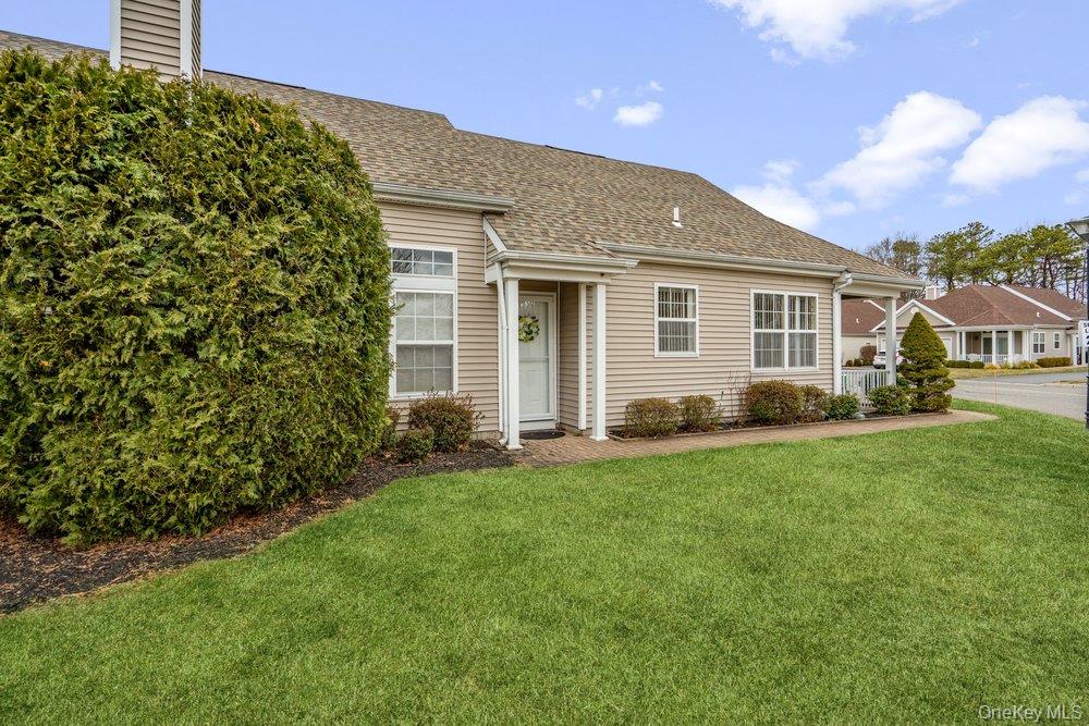 #4 photo, 587 Leisure Drive, Ridge , NY 11961