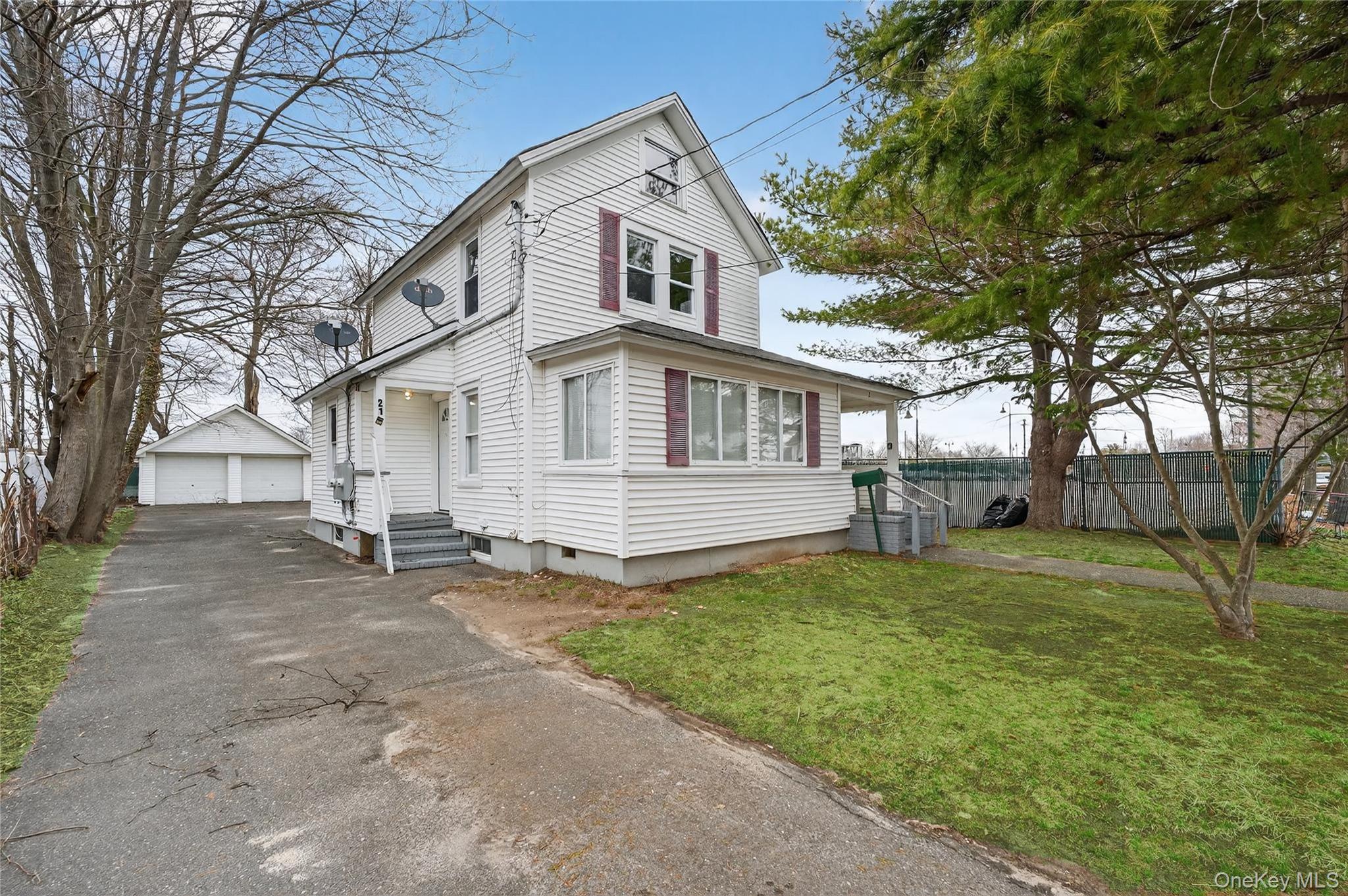 #2 photo, 21 Maple Avenue, Port Jefferson , NY 11776