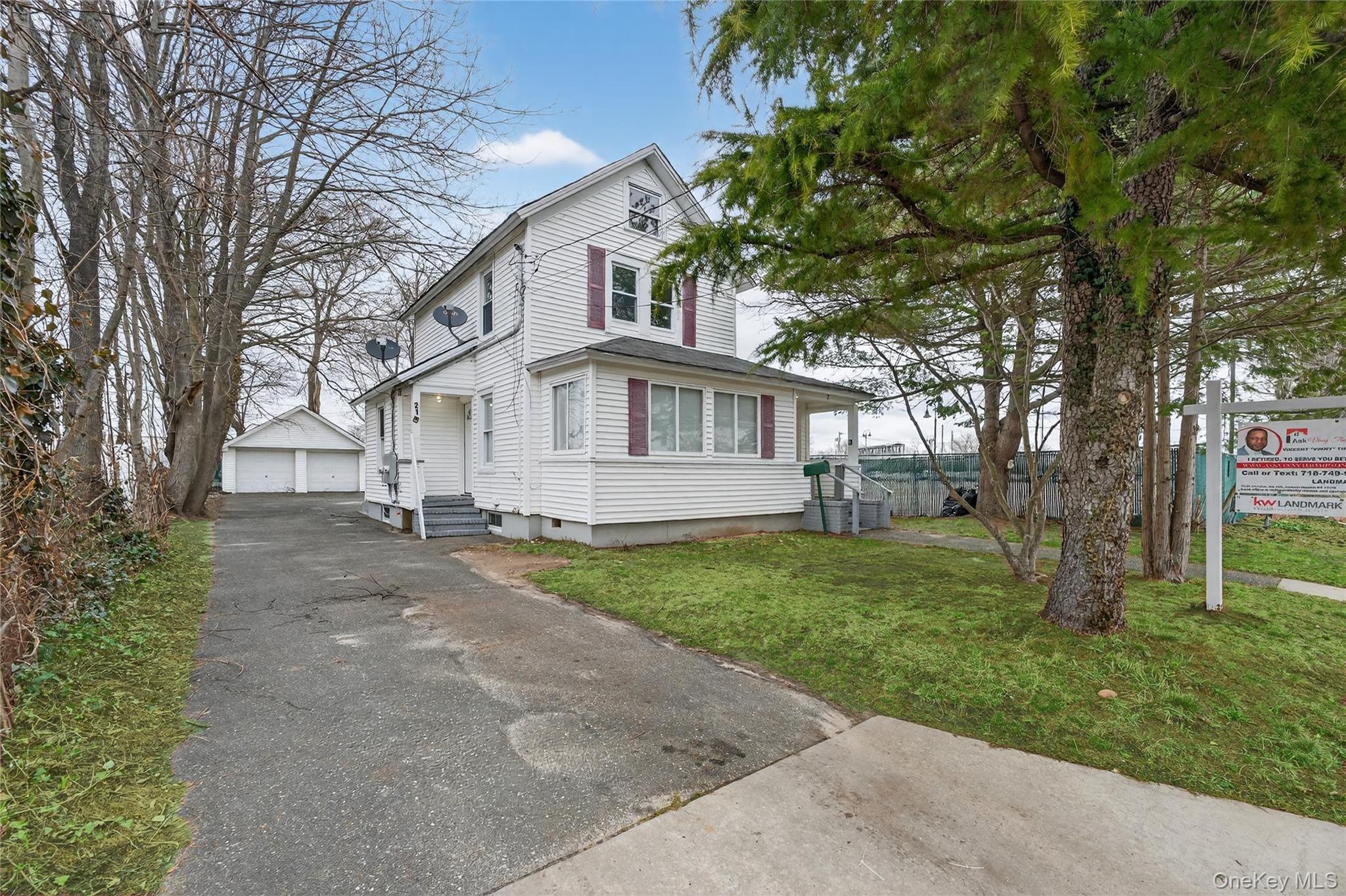 #3 photo, 21 Maple Avenue, Port Jefferson , NY 11776