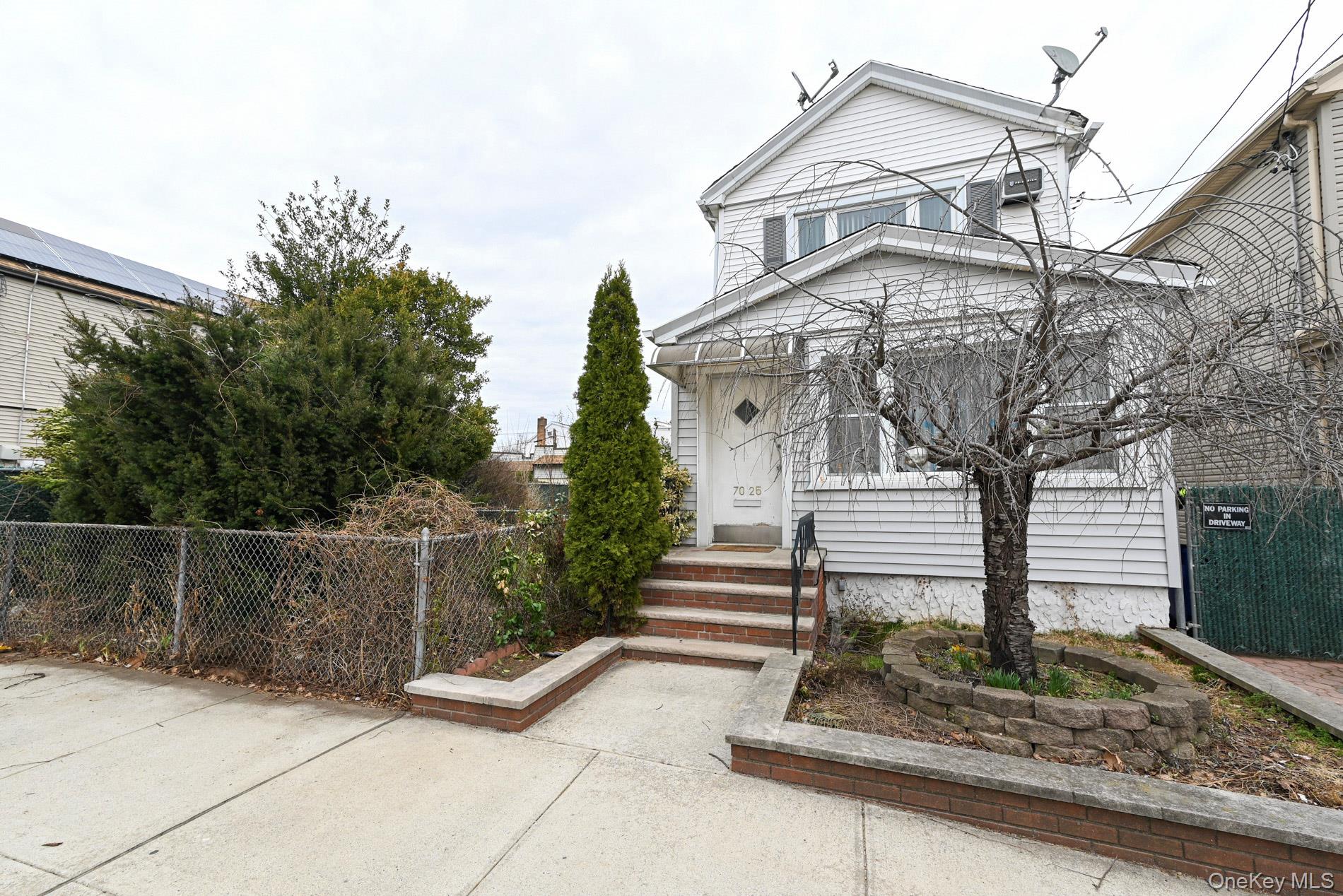 #3 photo, 7025 71st Place, Glendale , NY 11385