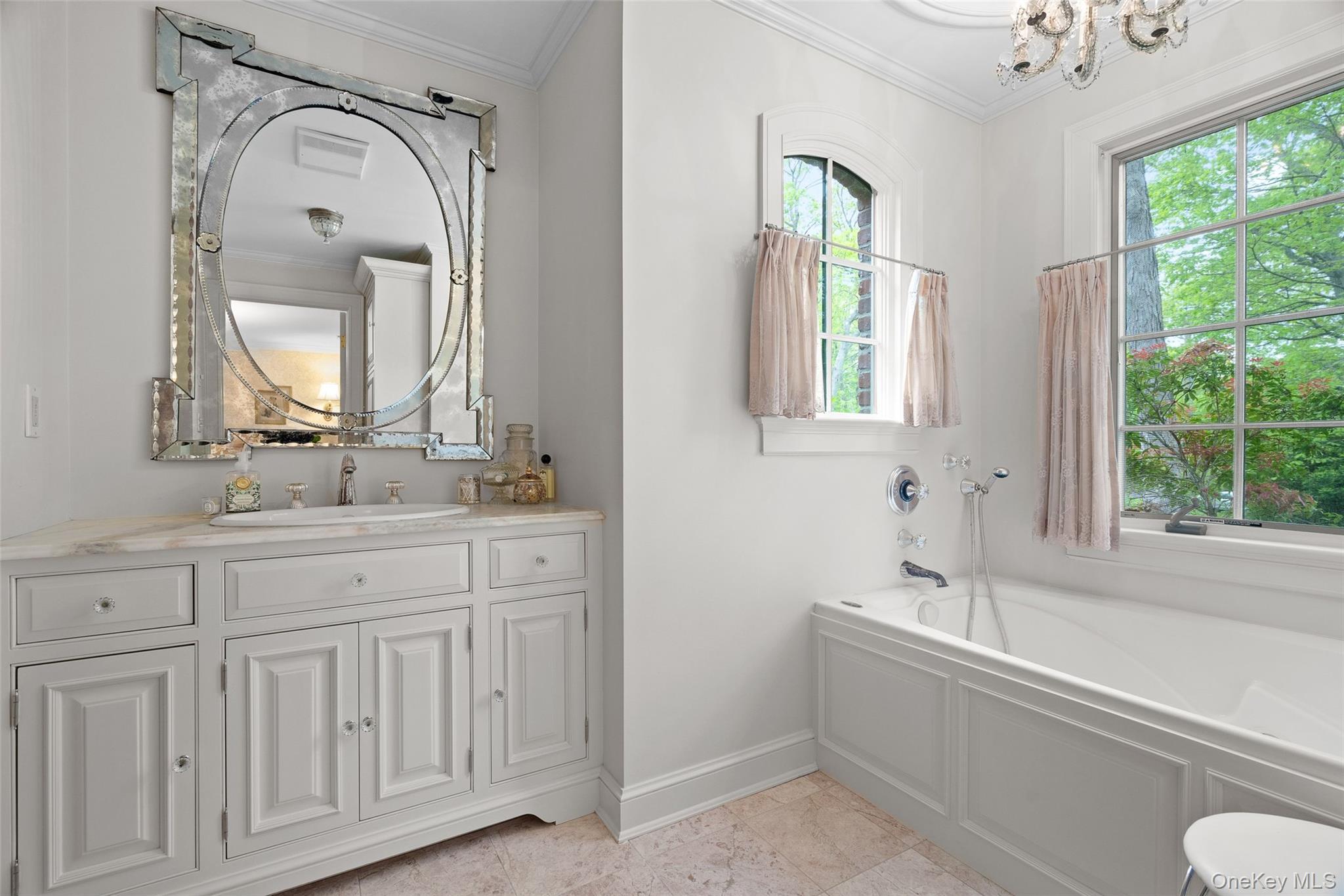 #10 photo, 68 Flower Hill Road, সাফোক কাউন্টি Huntington , NY 11743