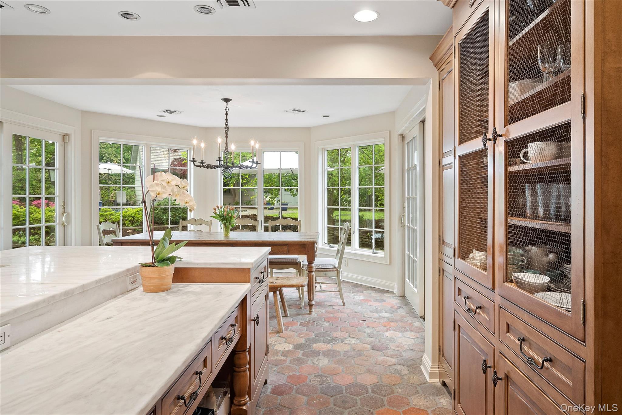 #7 photo, 68 Flower Hill Road, সাফোক কাউন্টি Huntington , NY 11743