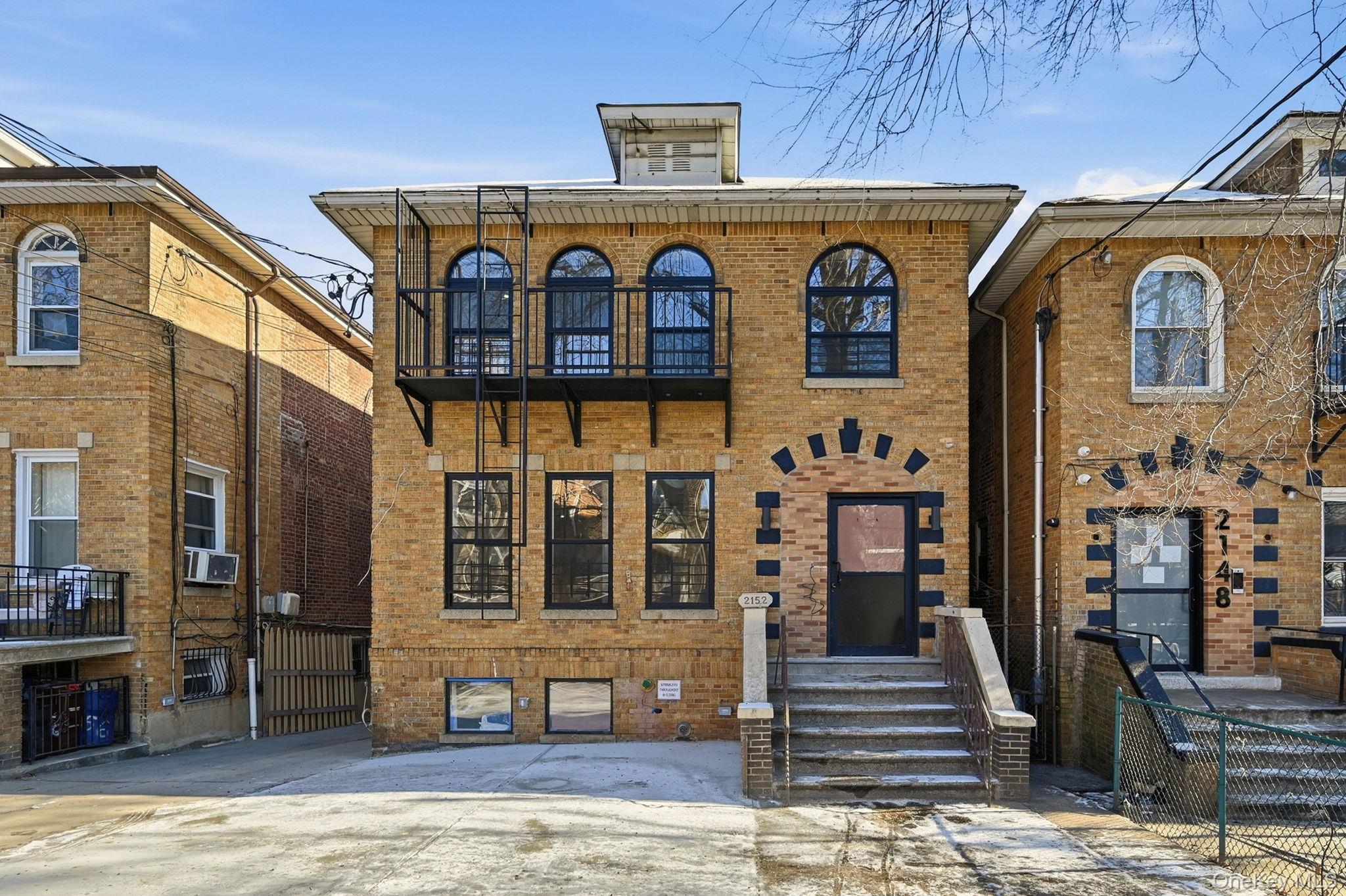 #2 photo, 2152 Muliner Avenue, Bronx , NY 10462