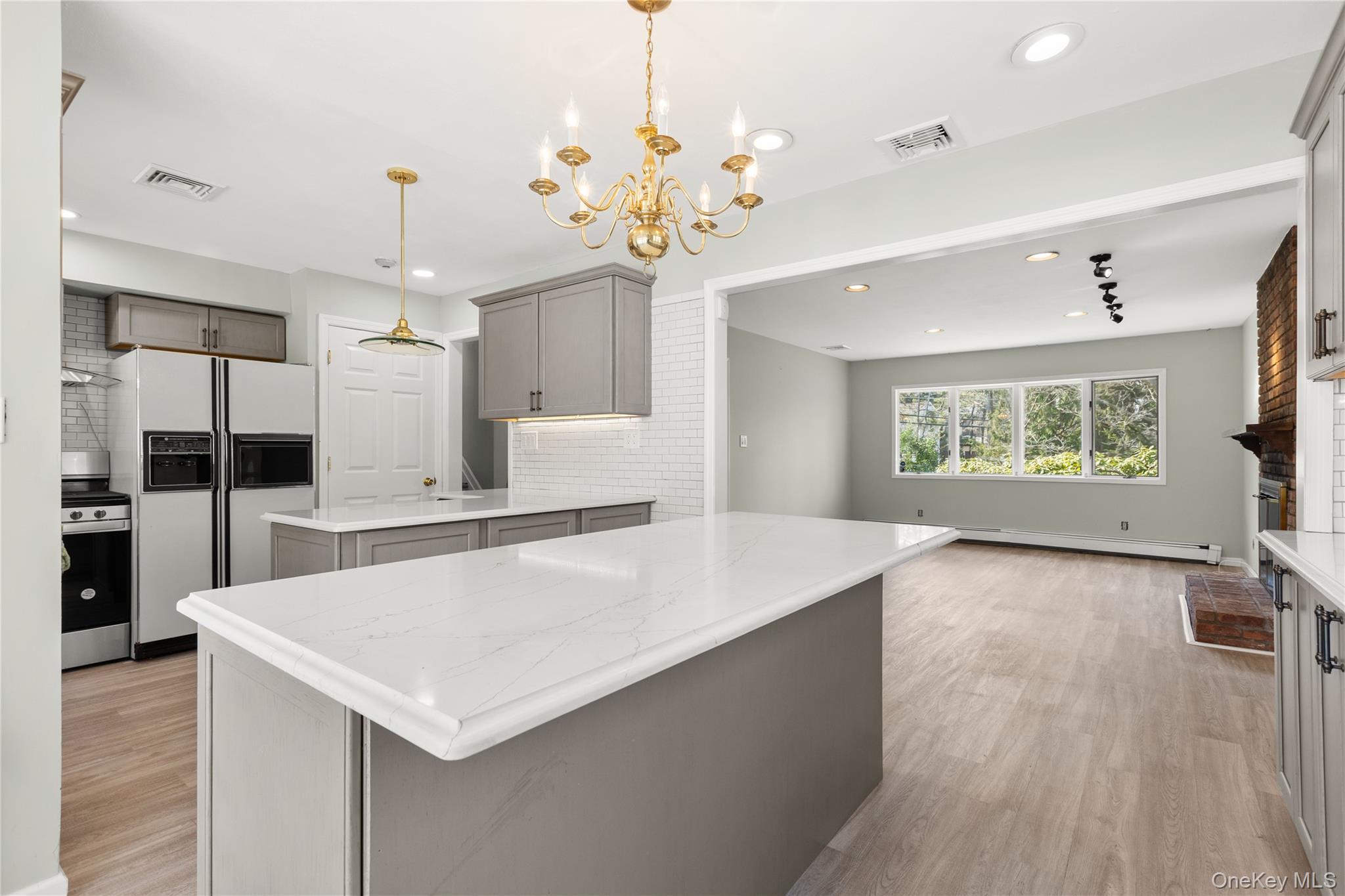 #4 photo, 336 Dix Hills Road, מחוז סאפוק Dix Hills , NY 11747