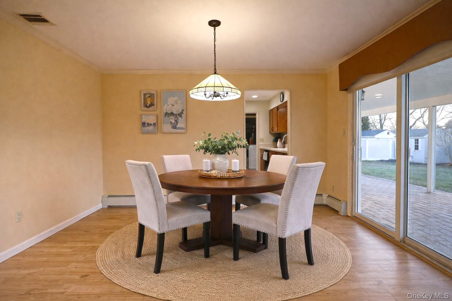 #7 photo, 18 Strathmore Village Drive, מחוז סאפוק South Setauket , NY 11720