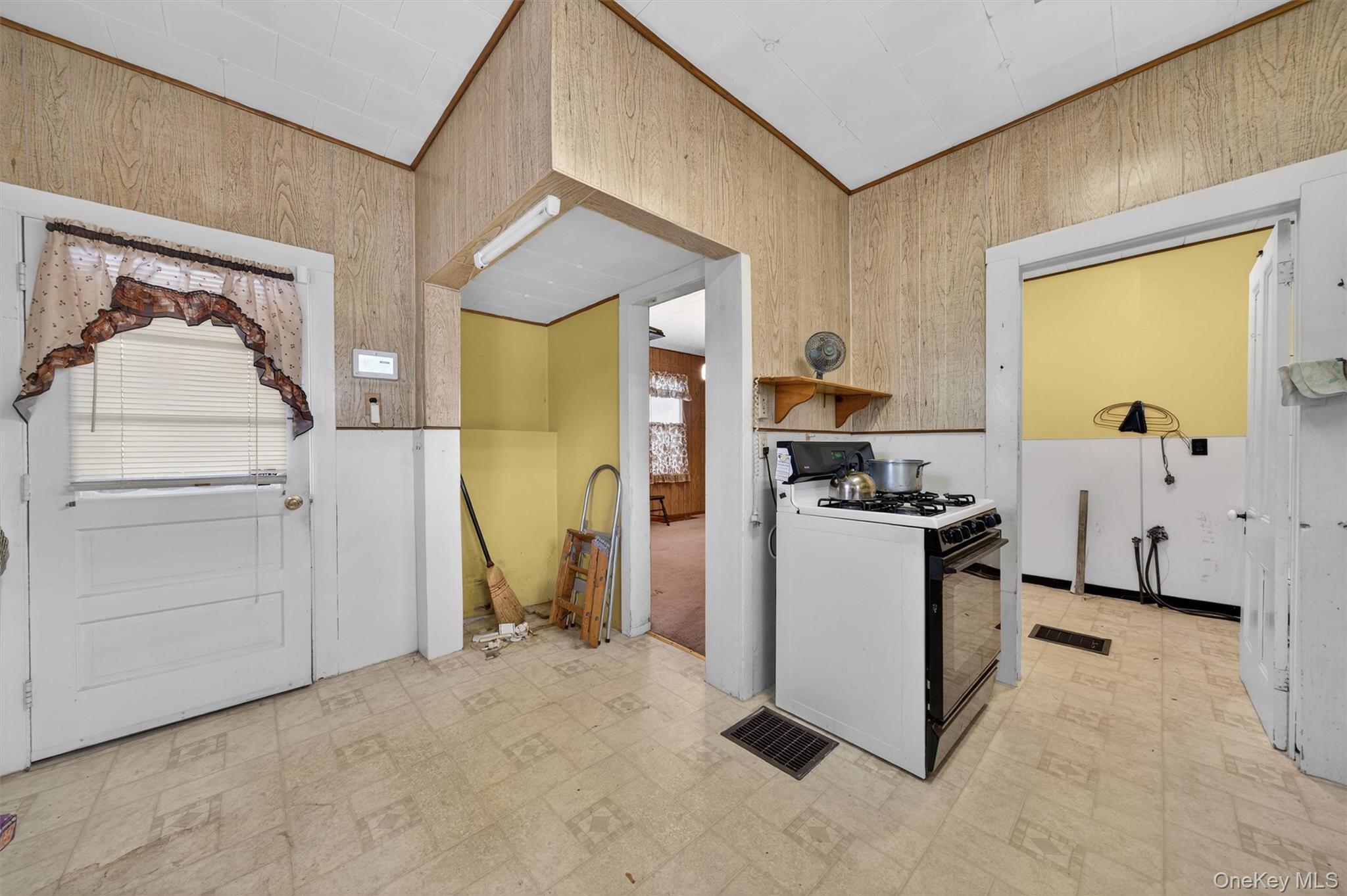 #20 photo, 195 W Main Street, Port Jervis , NY 12771