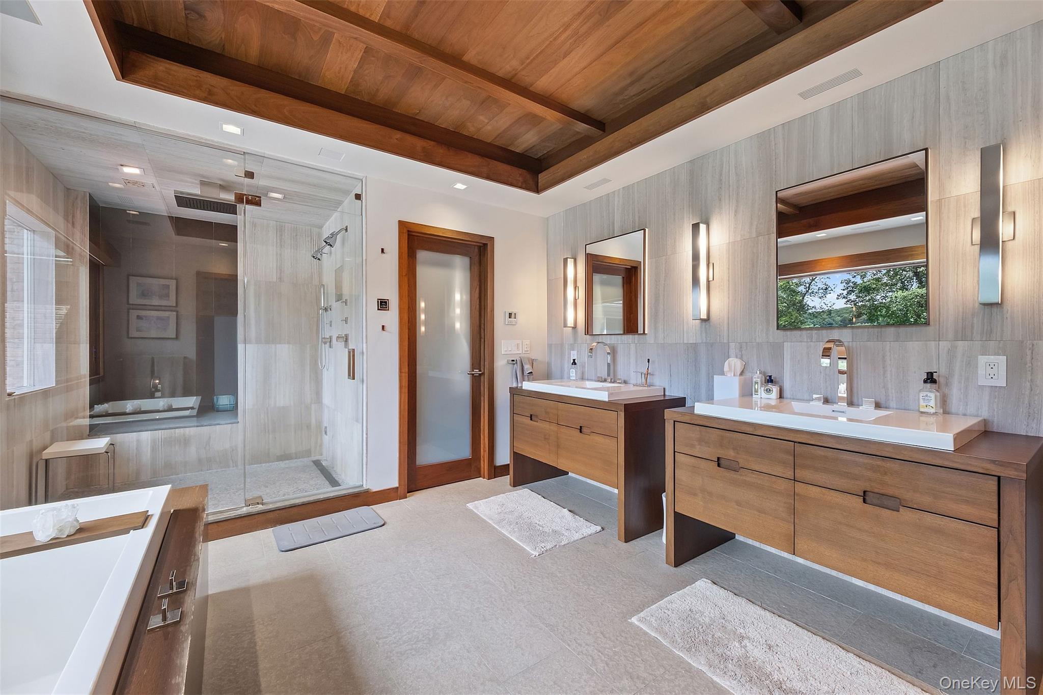 #19 photo, 8 Ridgeview Circle, Armonk , NY 10504