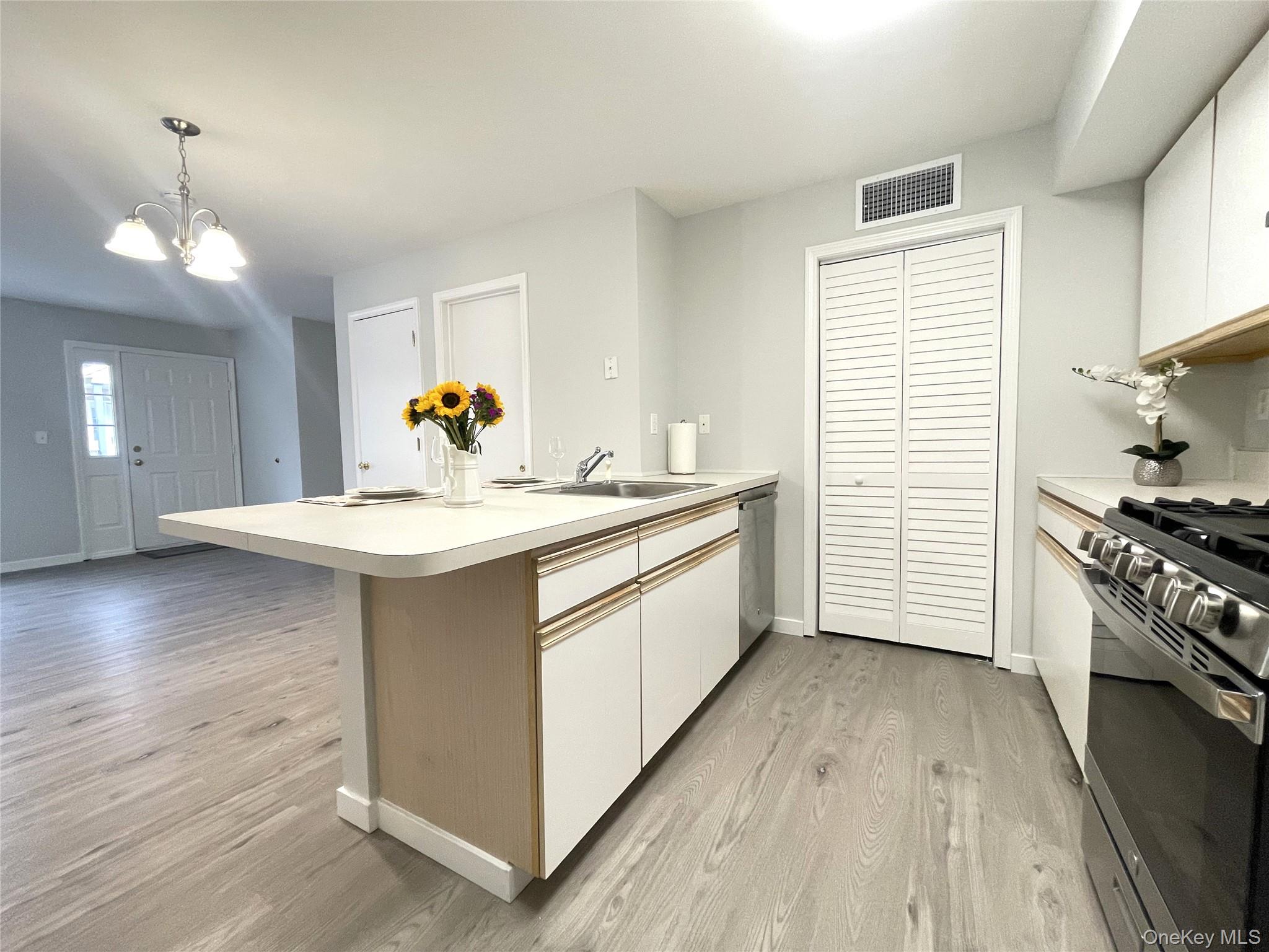 #8 photo, 760 E Crooked Hill Road, Pearl River , NY 10965