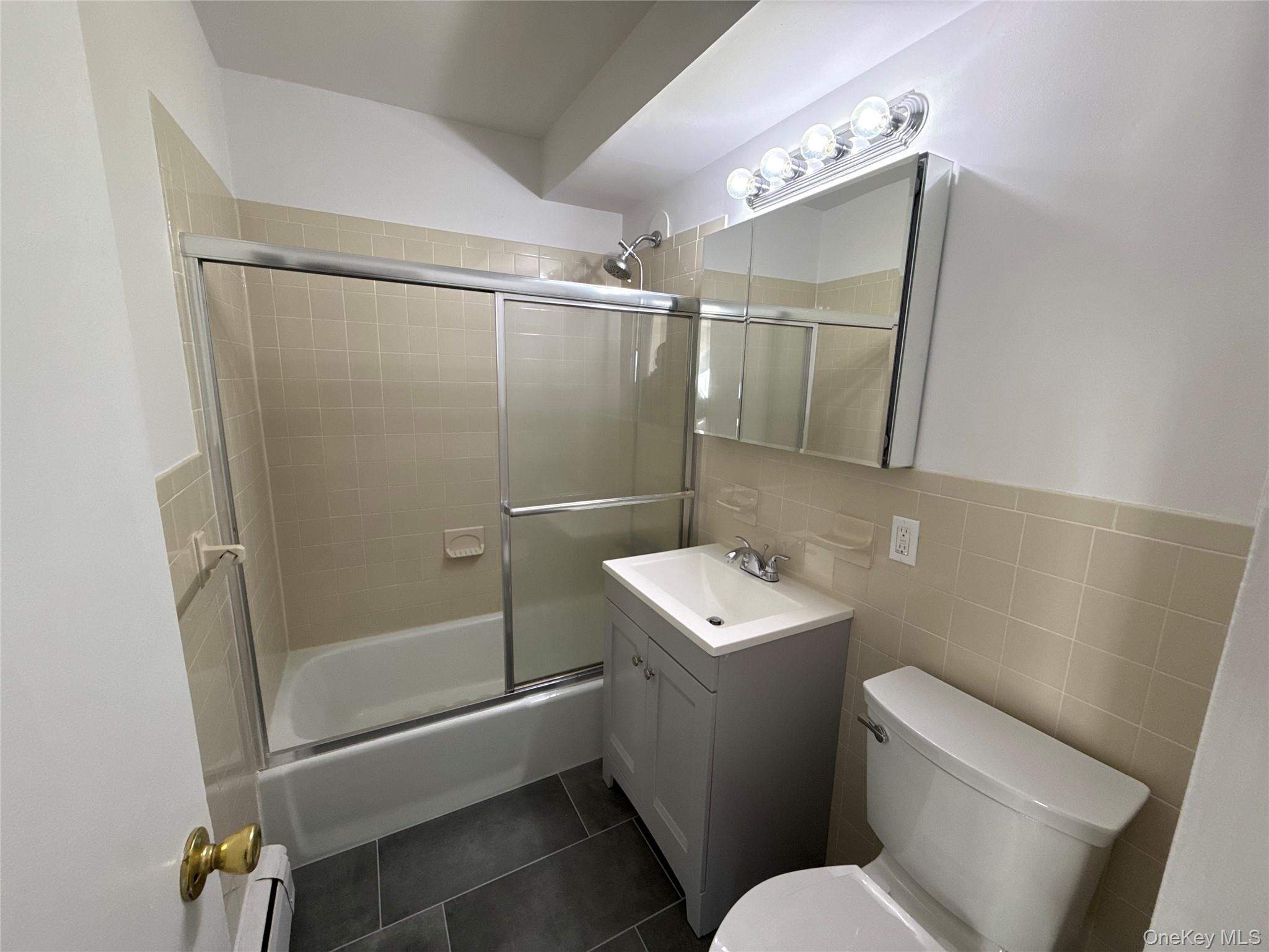 #13 photo, 142 Trenchard Street, Yonkers , NY 10704