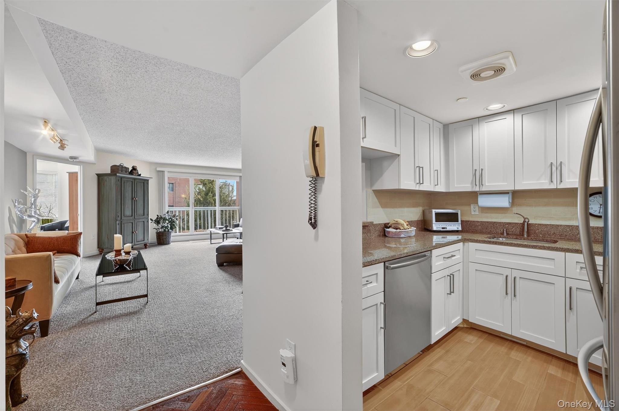 #6 photo, 10 Stewart Place, White Plains , NY 10603