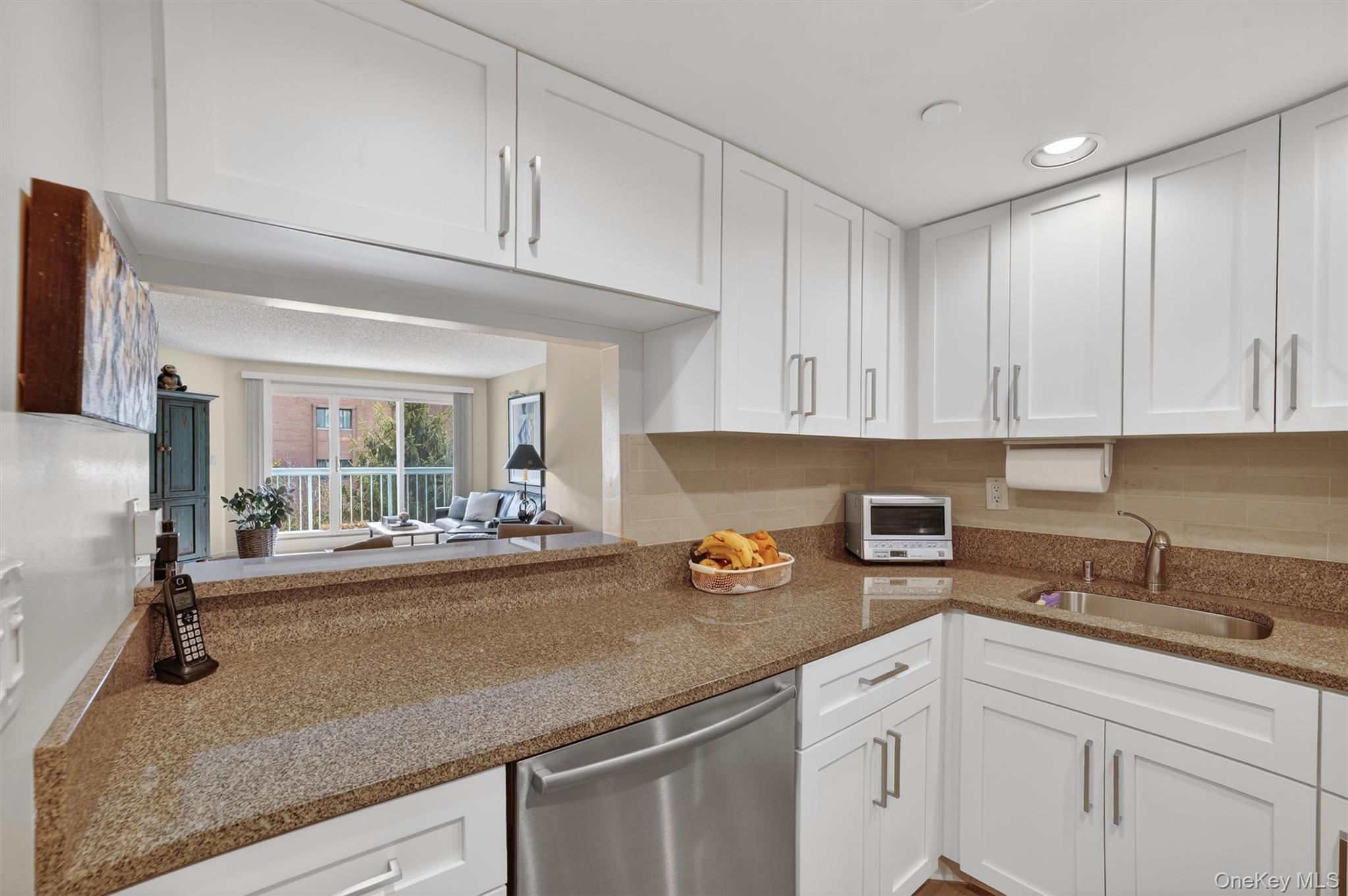 #7 photo, 10 Stewart Place, White Plains , NY 10603