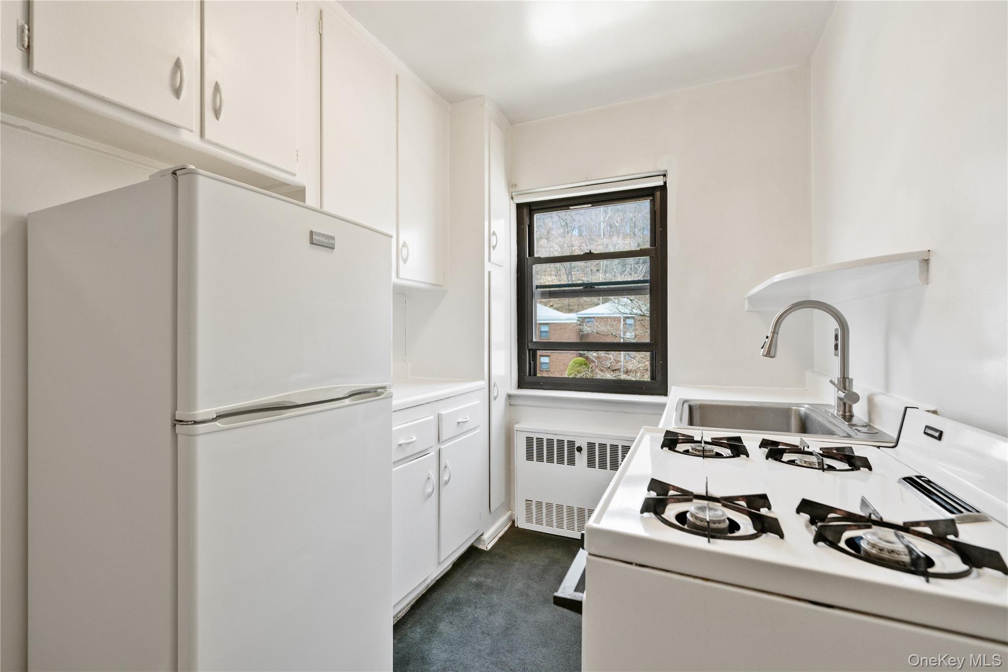 #15 photo, 8 Lawrence Drive, White Plains , NY 10603