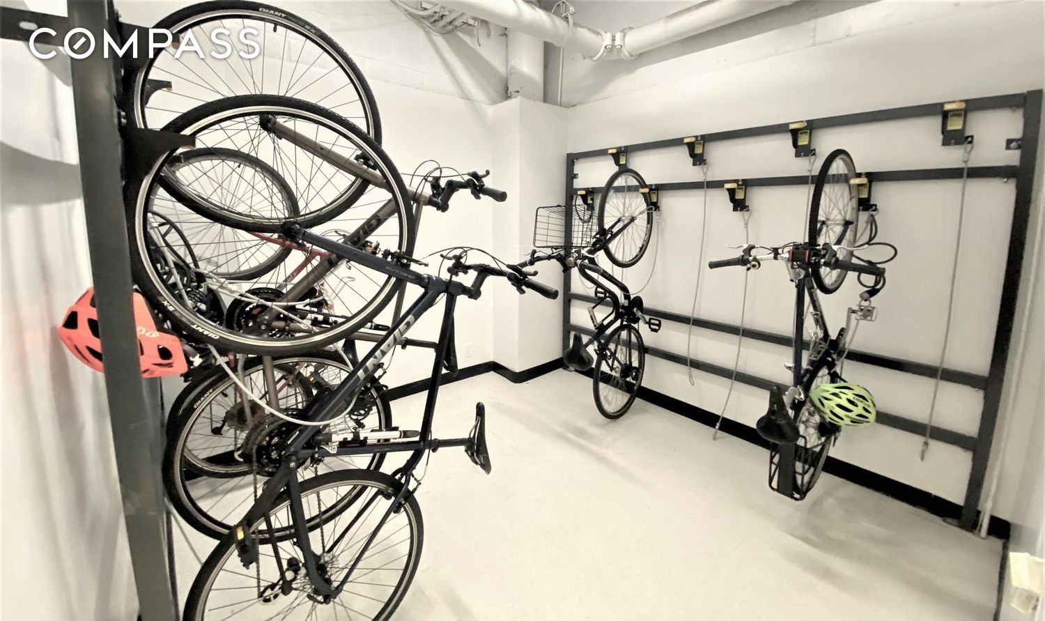 #14 photo, 350 W 50th Street, Hell's Kitchen , NY 10019