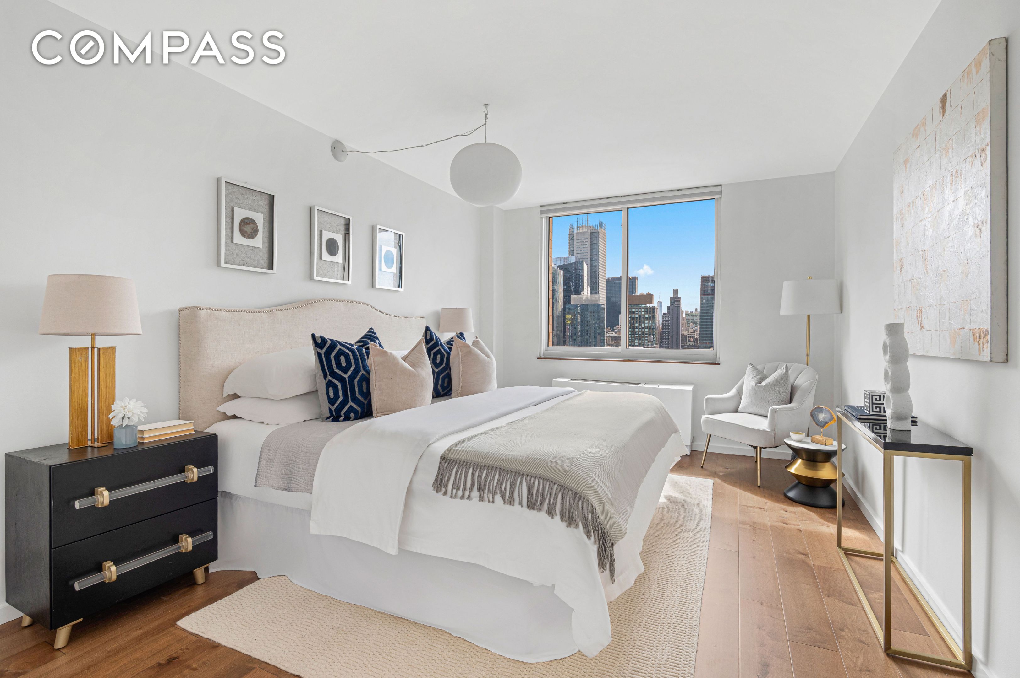 #5 photo, 350 W 50th Street, Hell's Kitchen , NY 10019