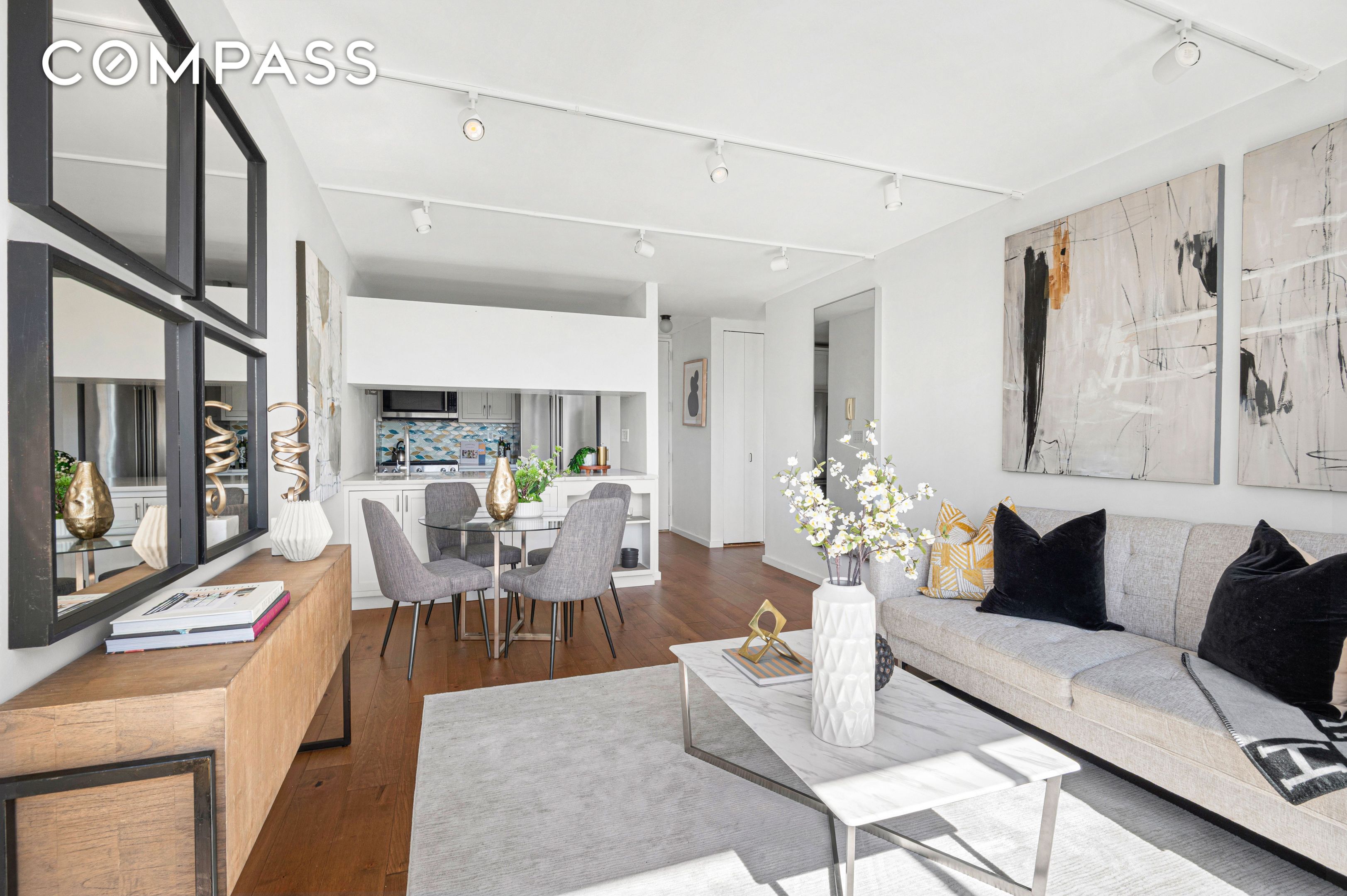 #6 photo, 350 W 50th Street, Hell's Kitchen , NY 10019