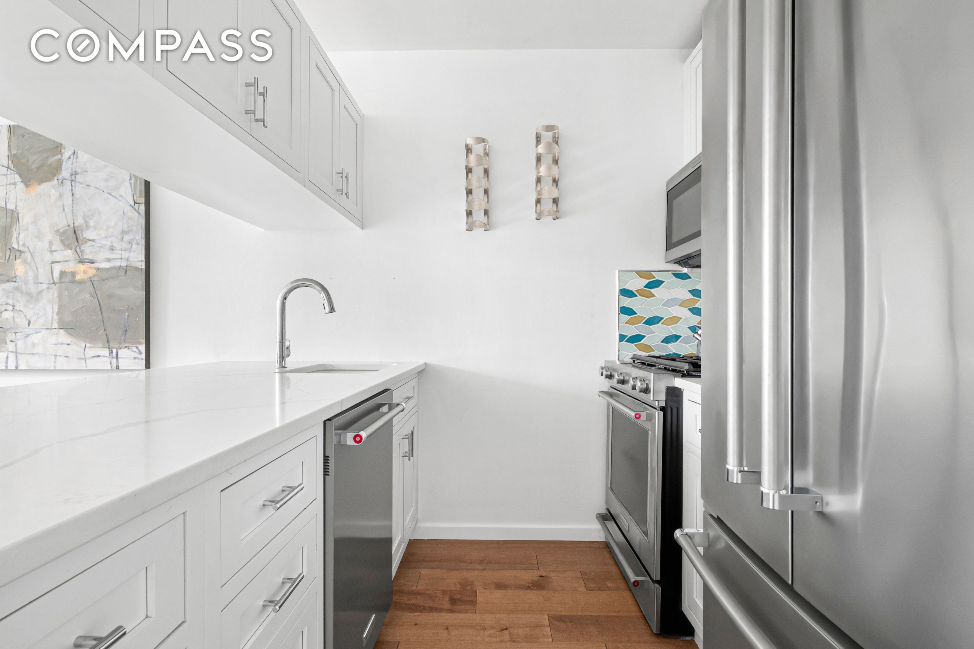 #8 photo, 350 W 50th Street, Hell's Kitchen , NY 10019