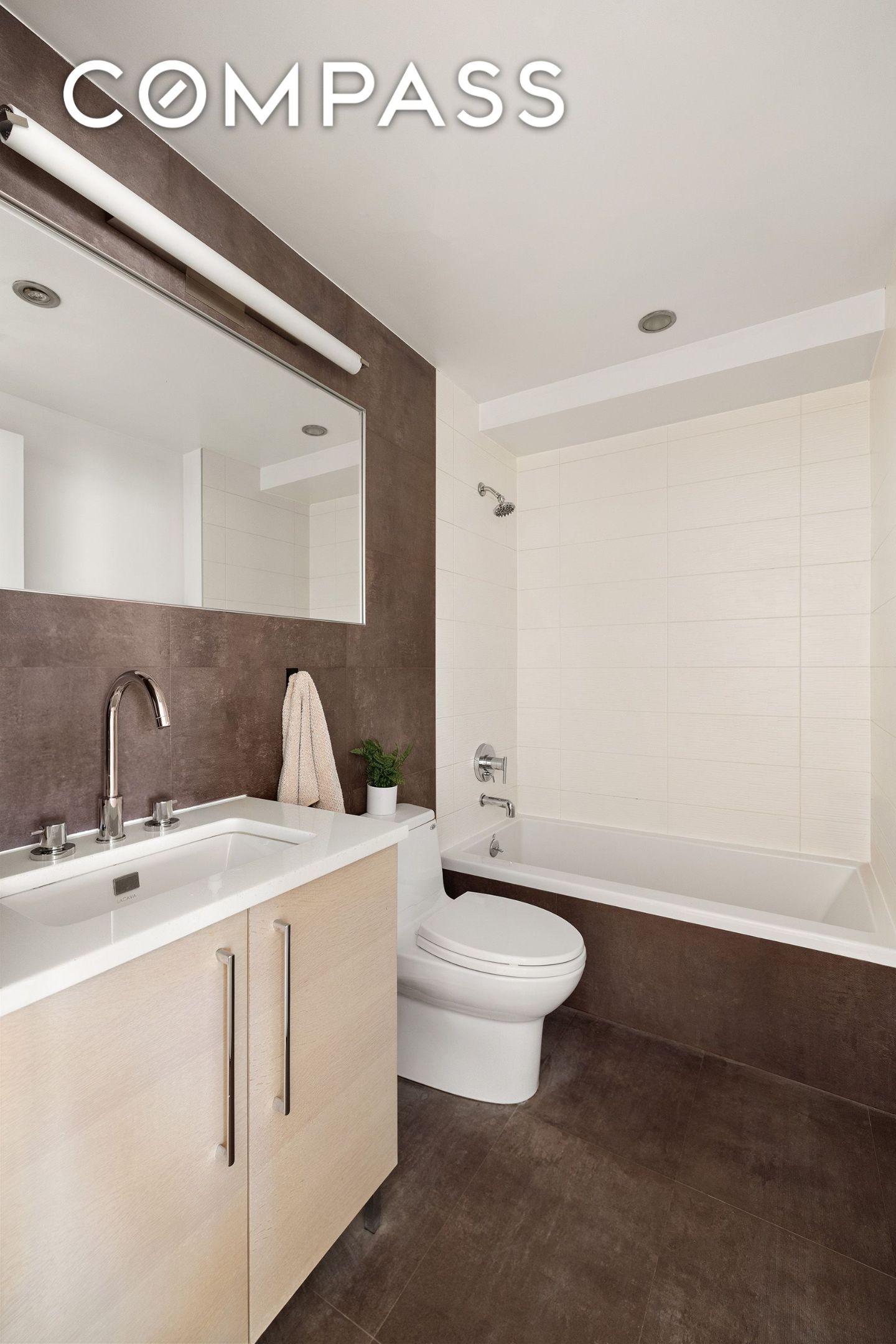 #8 photo, 210 S 1st Street, Williamsburg , NY 11211