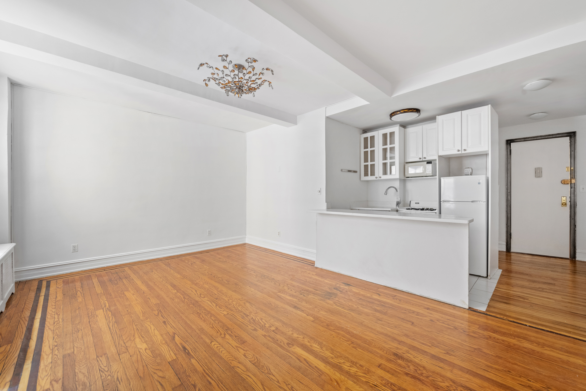 #4 photo, 235 W 102ND Street, Upper West Side , NY 10025