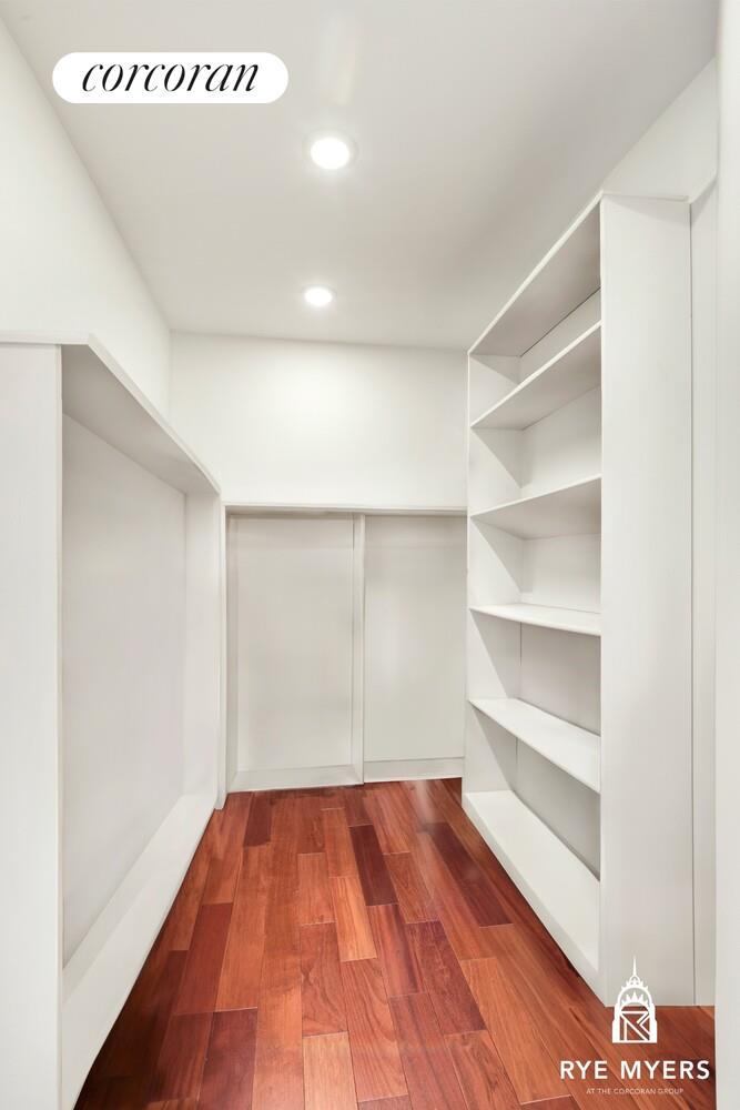 #17 photo, 529 W 42ND Street, ম্যানহাটন Hell's Kitchen , NY 10036