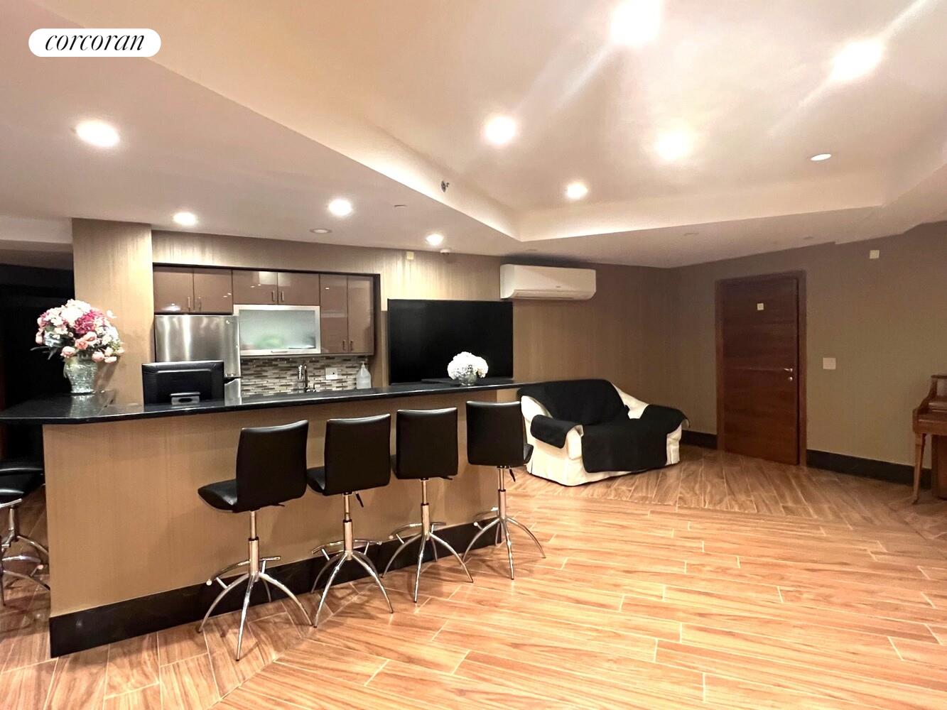 #9 photo, 50 BRIGHTON 1ST Road, ব্রুকলিন Brighton Beach , NY 11235