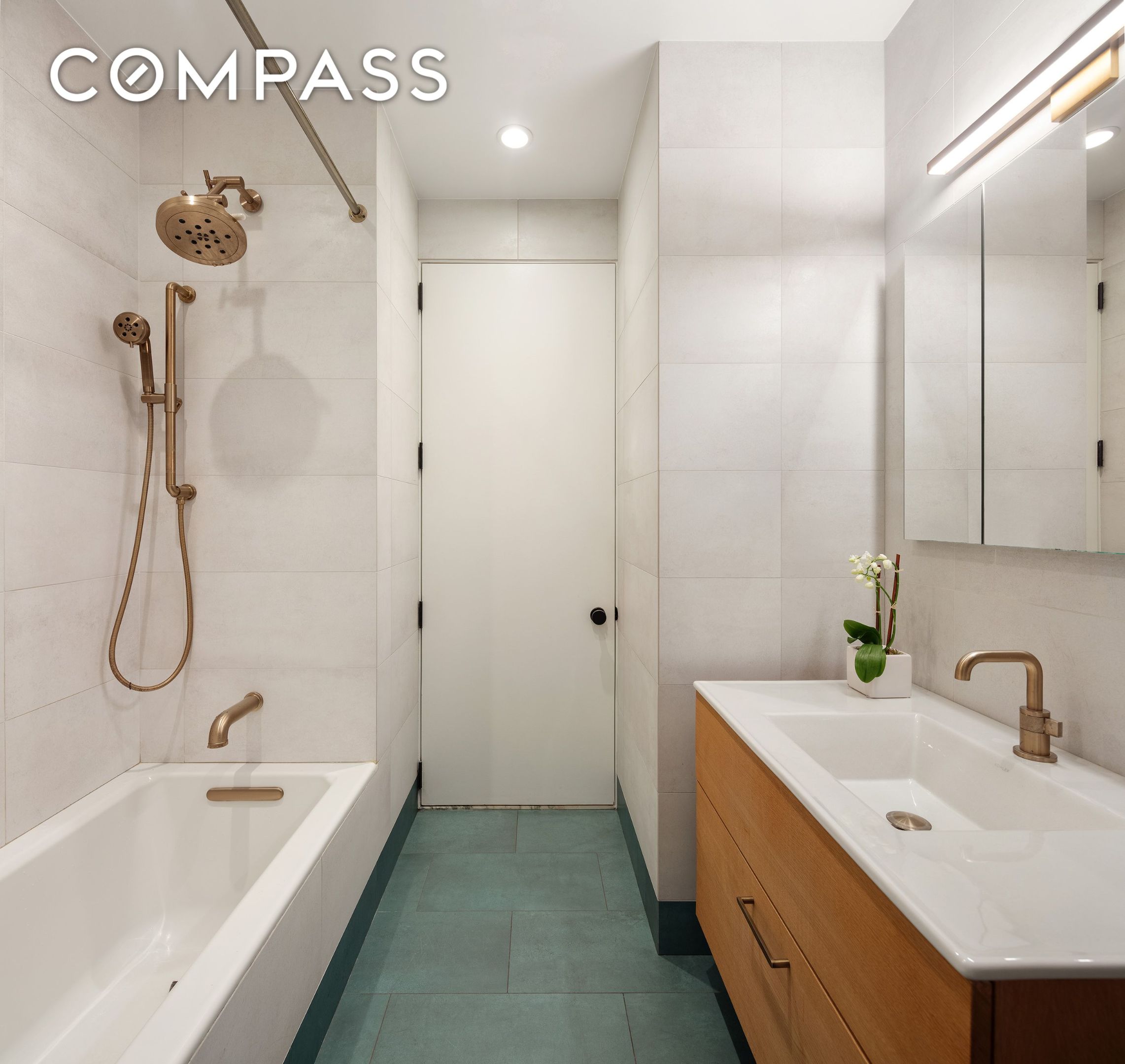 #7 photo, 143 W 27th Street, मैनहटन Chelsea , NY 10001