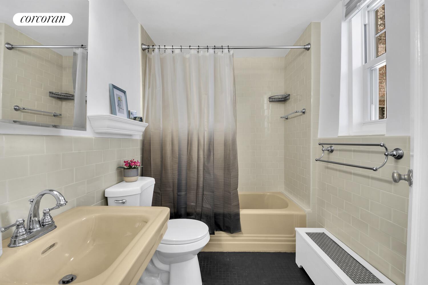 #9 photo, 120 CABRINI Boulevard, ম্যানহাটন Hudson Heights , NY 10033