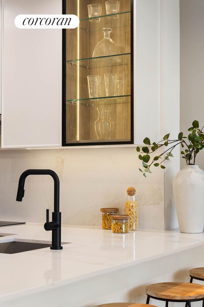 #3 photo, 25-23 NEWTOWN Avenue, Astoria , NY 11102