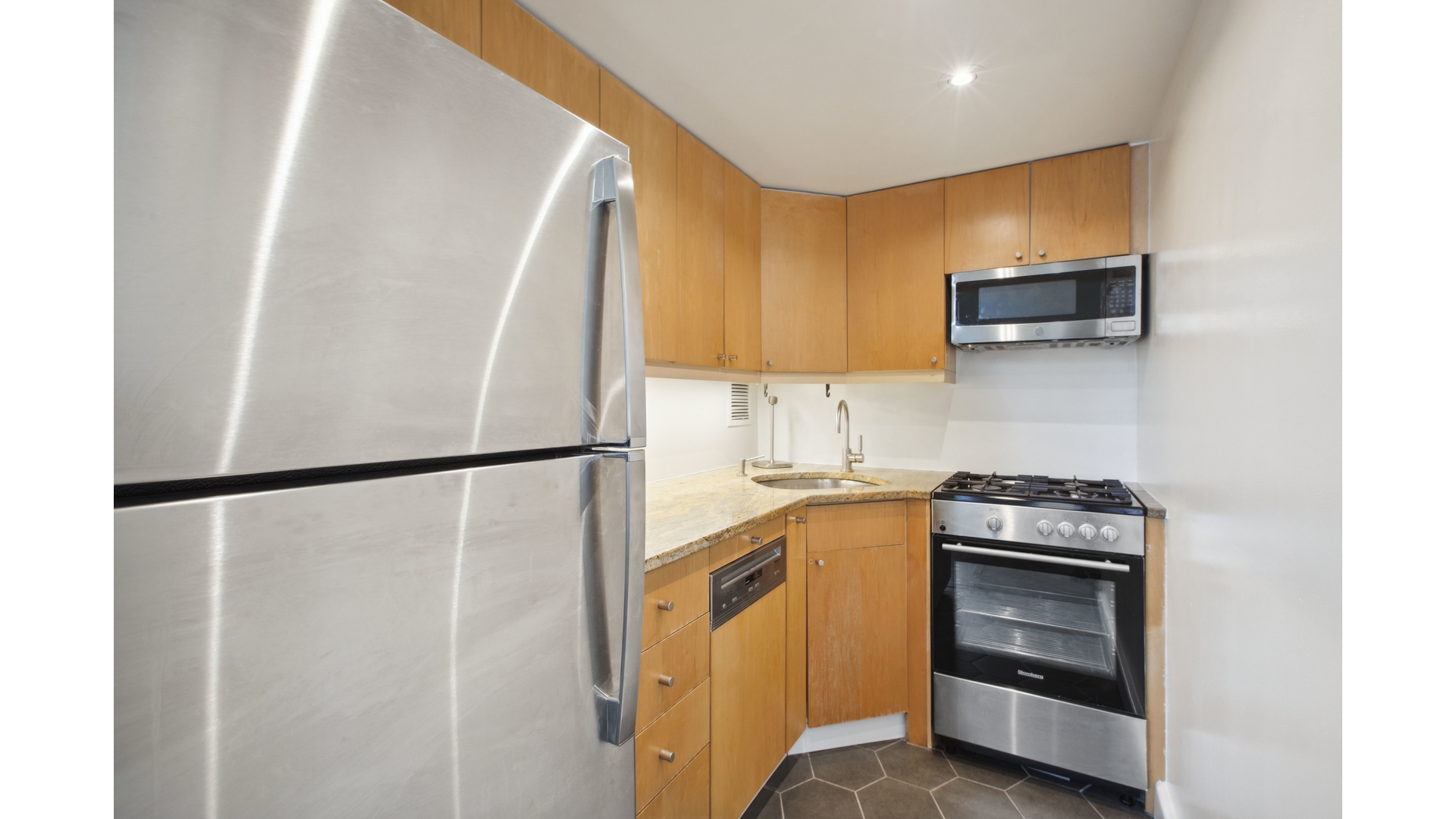 #7 photo, 250 MERCER Street, Greenwich Village , NY 10012